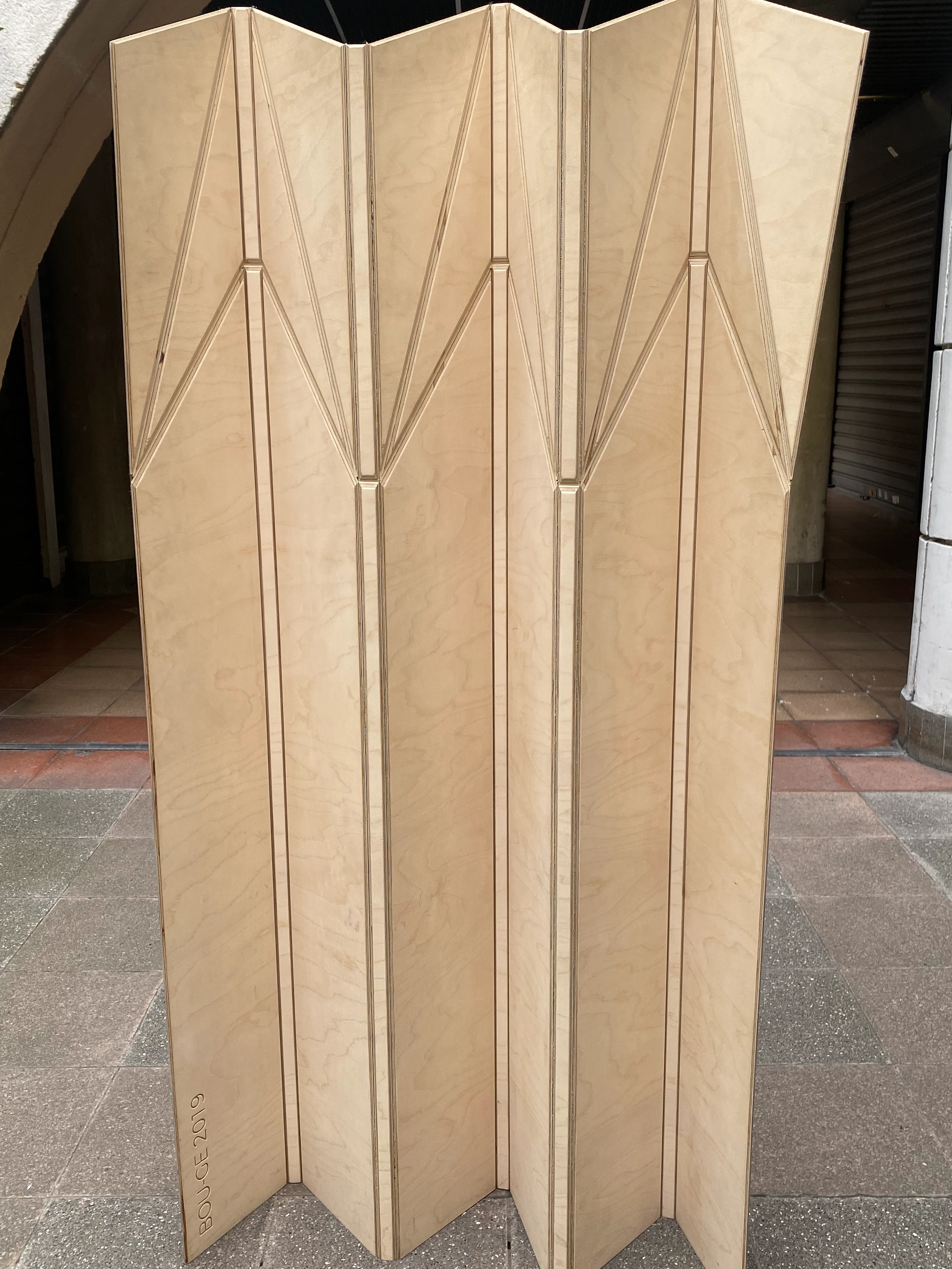 Guillaume Bounoure ( 1978) et Chloé Genevaux (1984) Paravent dit Polyptych