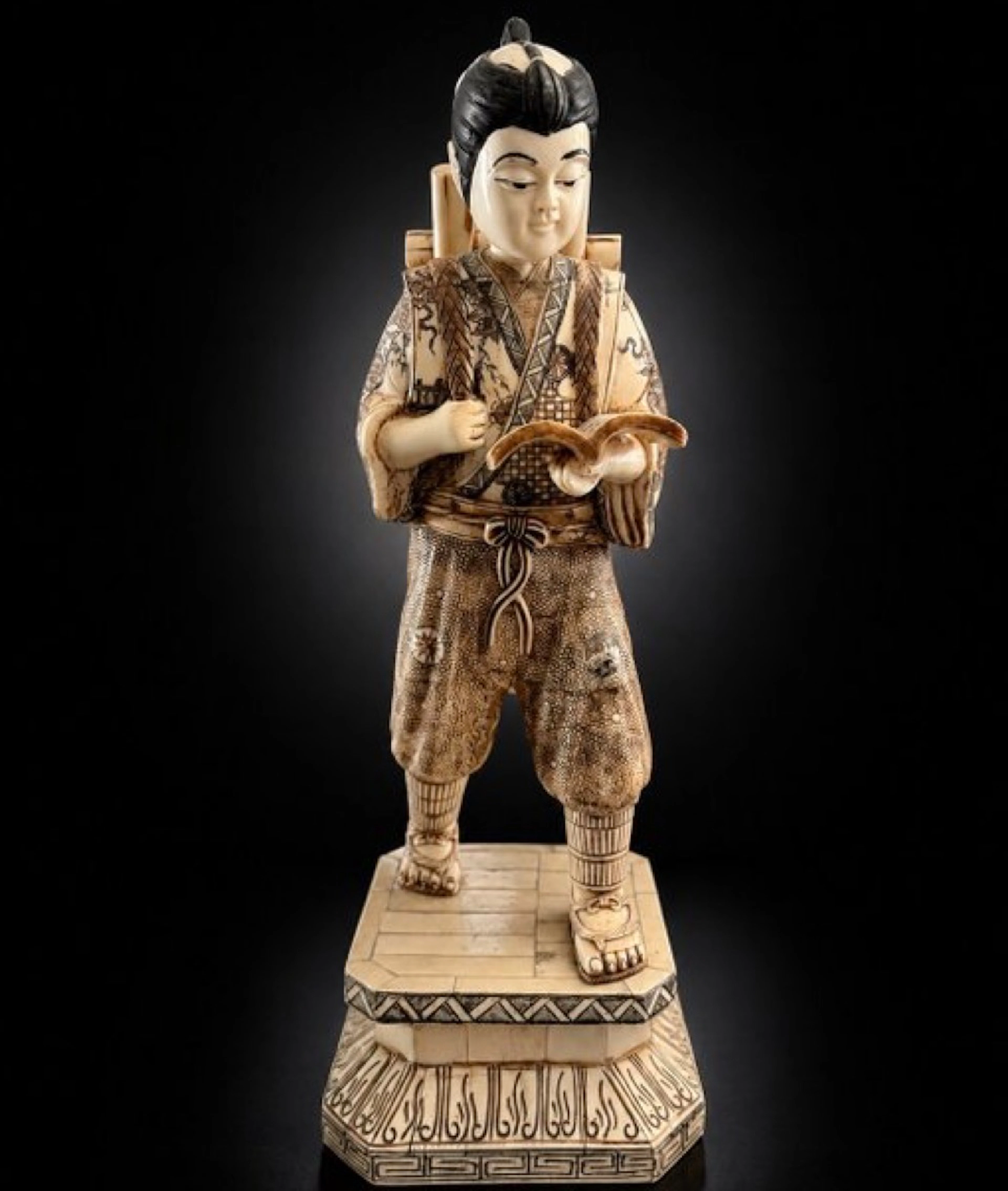 Chine - XXe siècle - Apprendre sans cesse - sculpture en Os