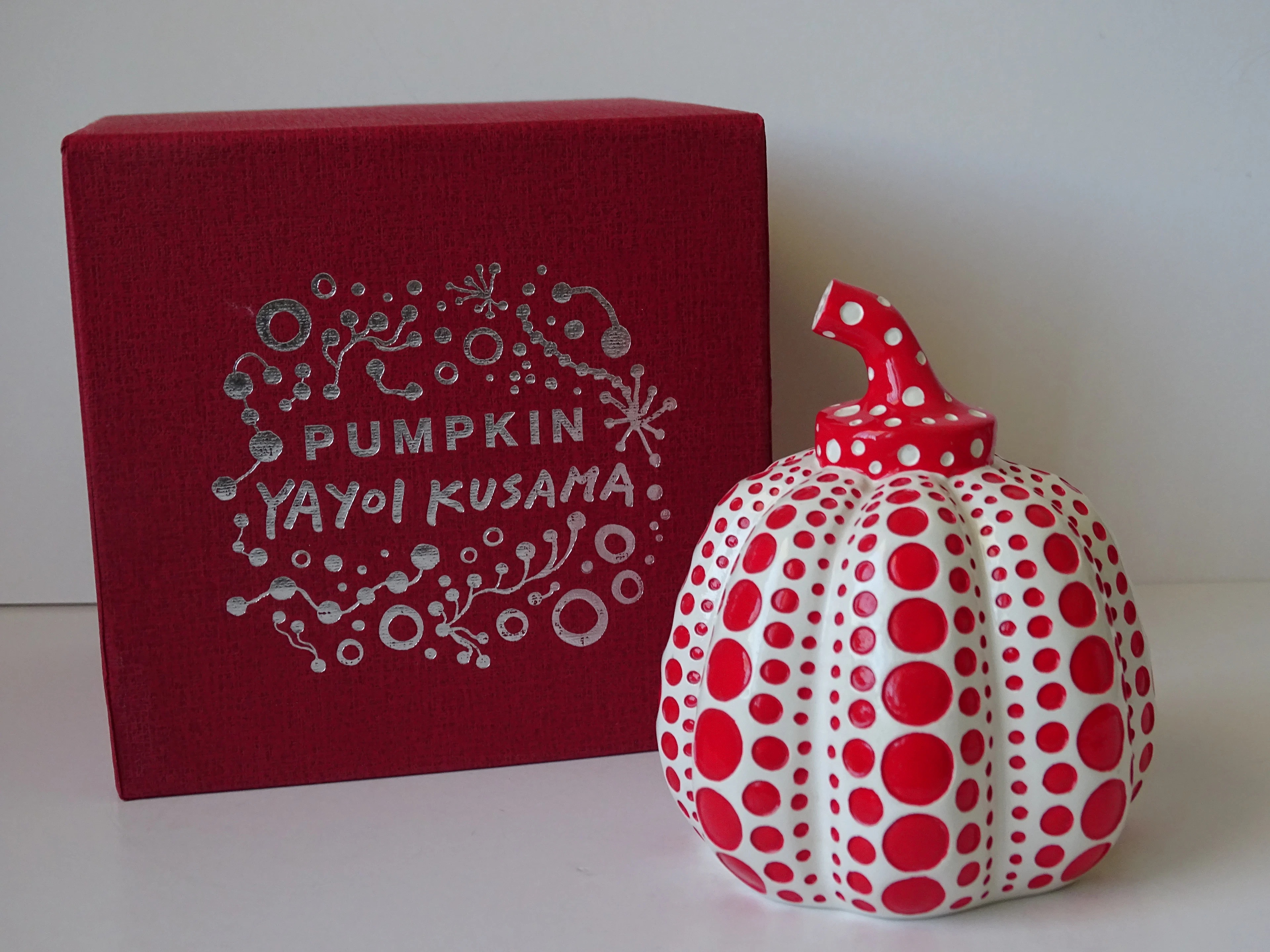 Yayoi Kusama - Citrouille - Résine peinte à la main