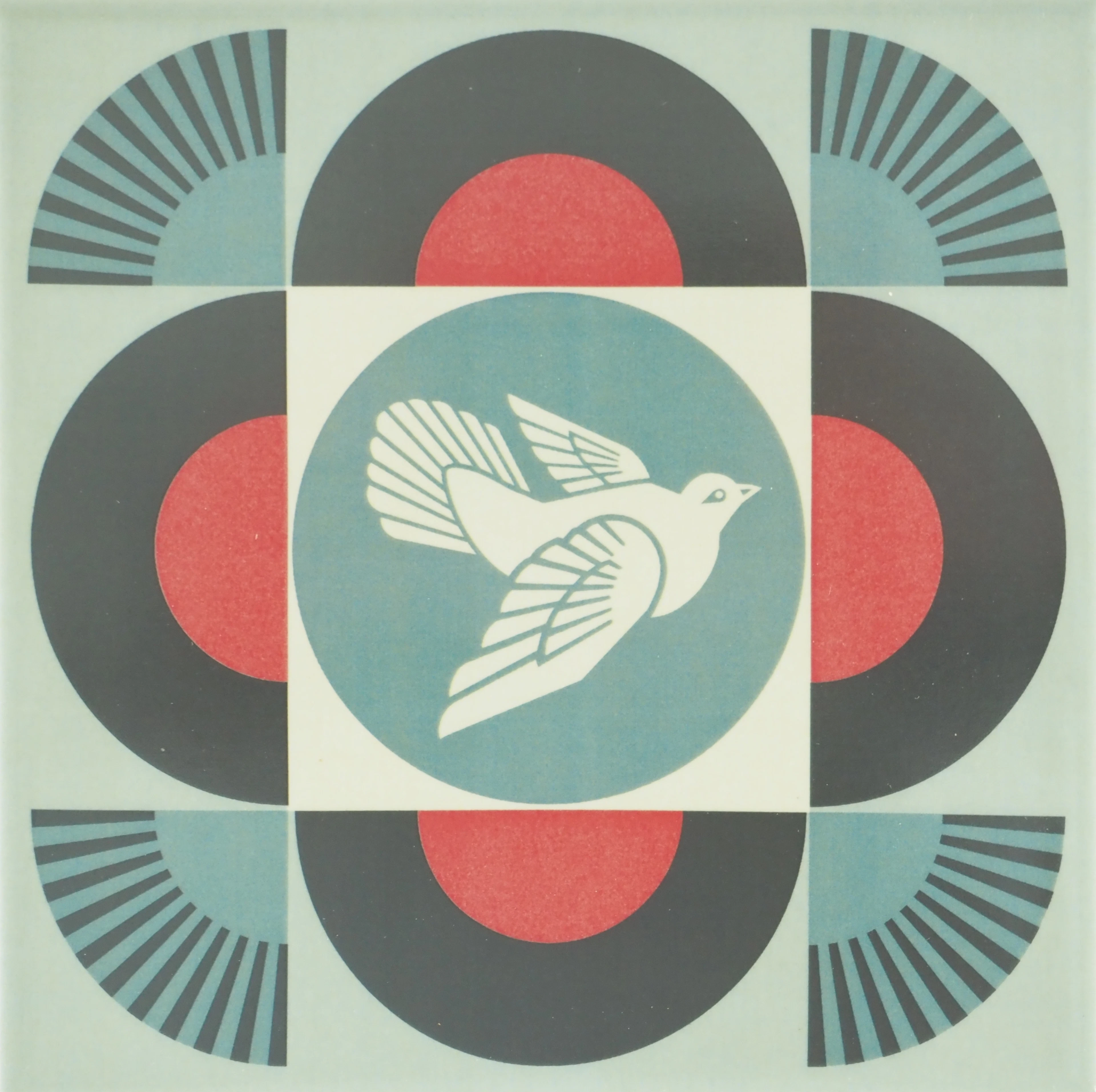 Shepard FAIREY (OBEY) : Geometric dove (black) - Céramique signée