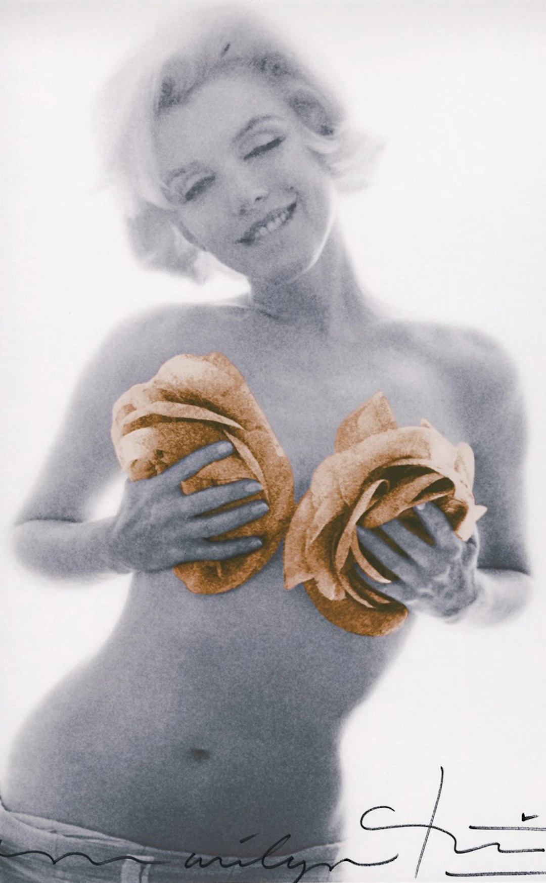 Bert STERN- Marilyn gold wink roses, 2012, Tirage signé