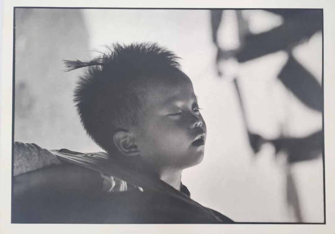 Werner Bischof - Enfant en pleurs dans un orphelinat