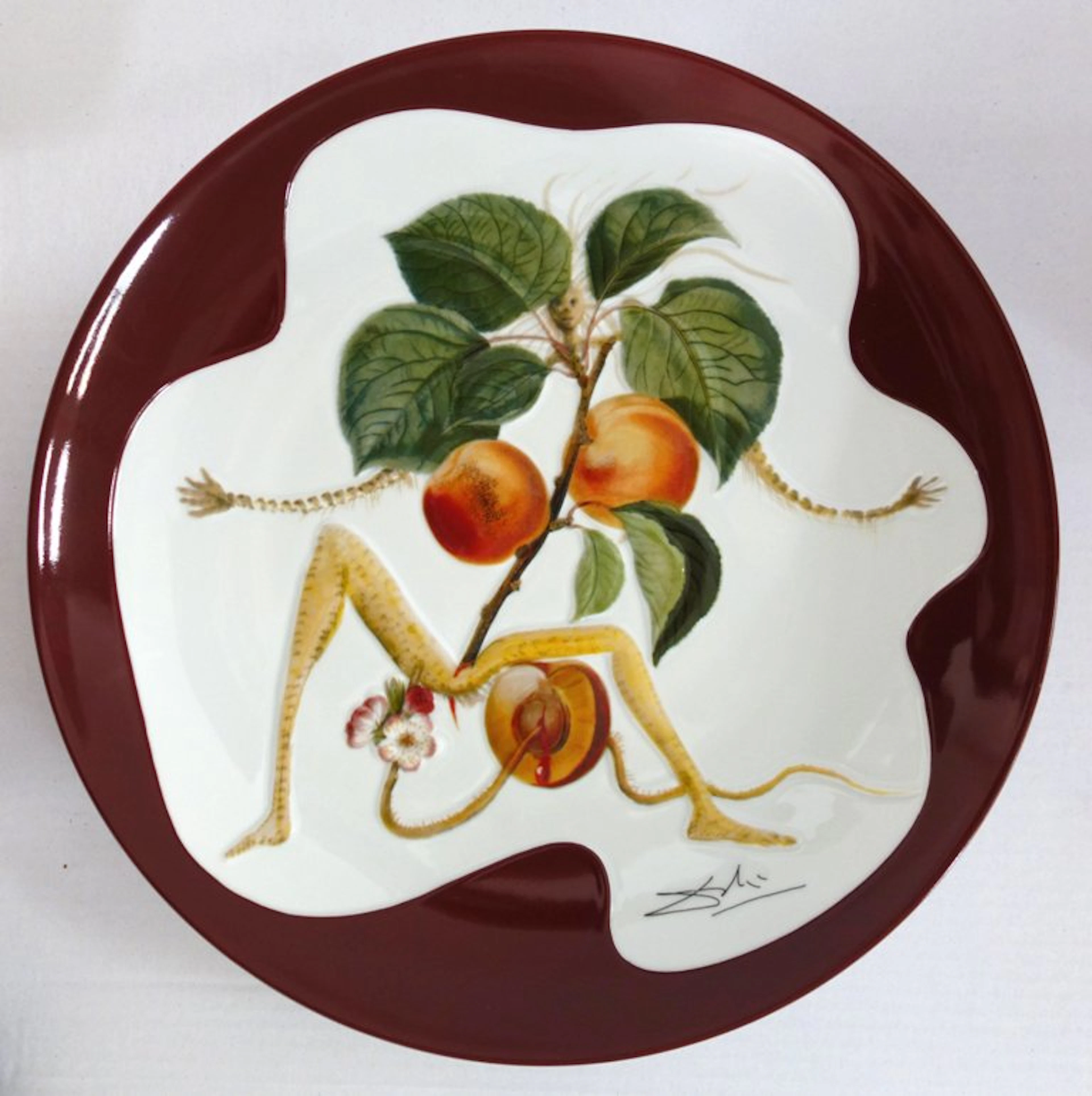 Salvador DALI (d’après) : L’abricot chevalier - Plat en Porcelaine original