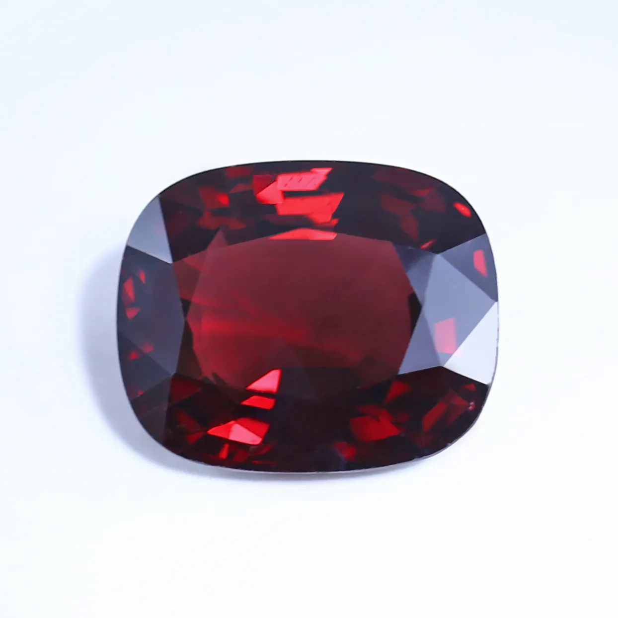 Spinelle Rouge Naturel 1,40ct - Birmanie - Taille Émeraude - Prix Mini - FMG Minerals