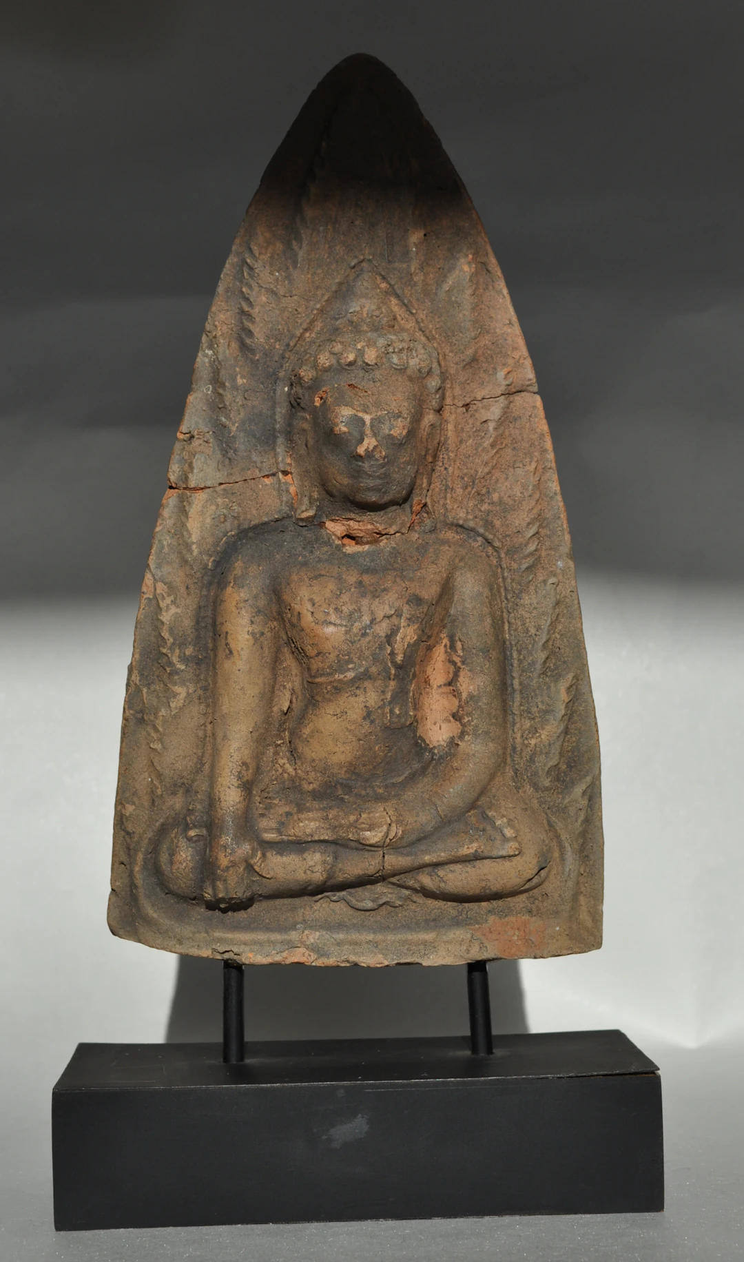 Thaïlande - Epoque DVÂRAVATÎ - Stèle Bhouddha