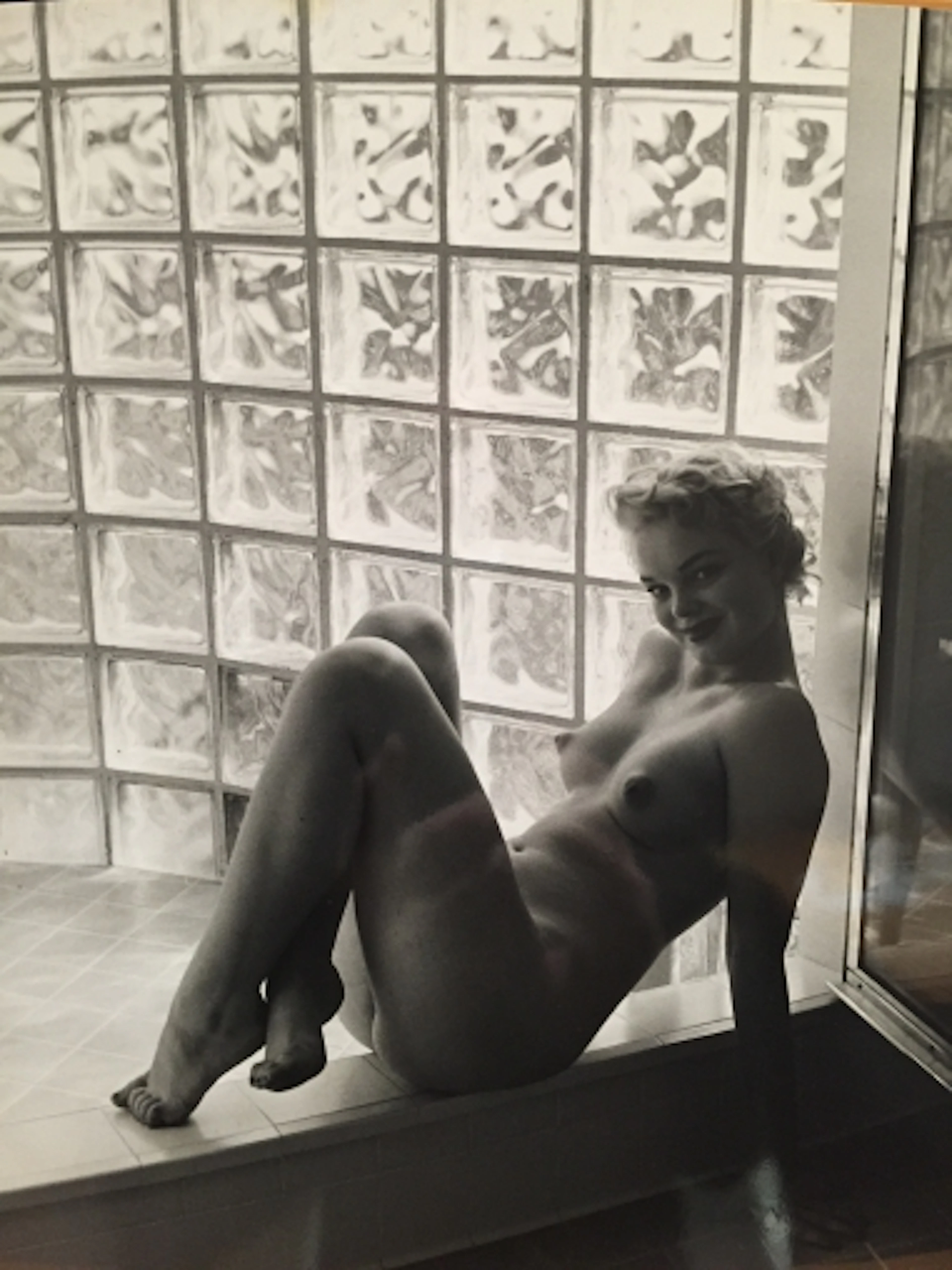 André de DIENES - Nu aux pavés de verre, 1960 - Photographie argentique