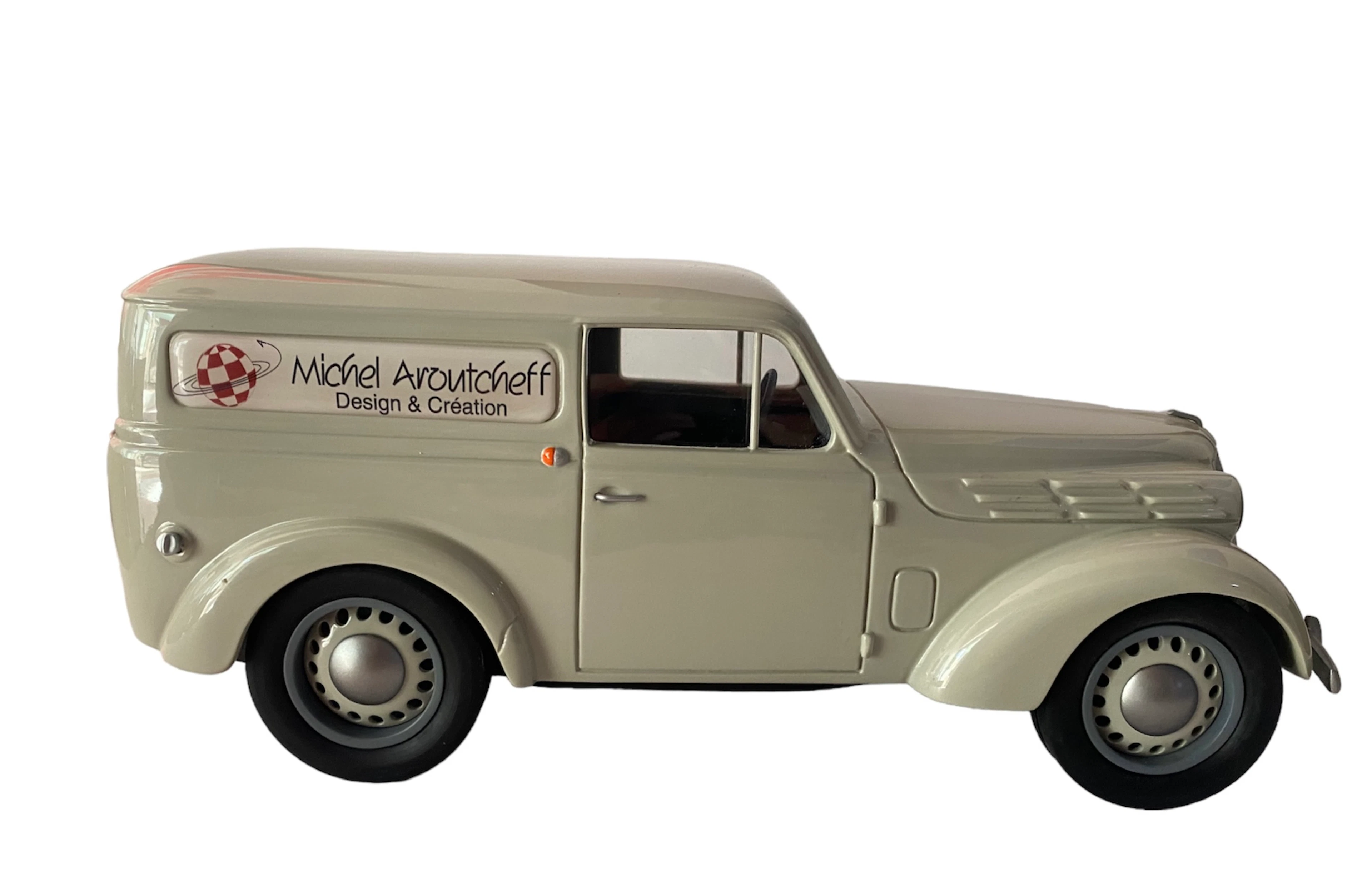 Camionnette ARARG JUVA 4 - Aroutcheff