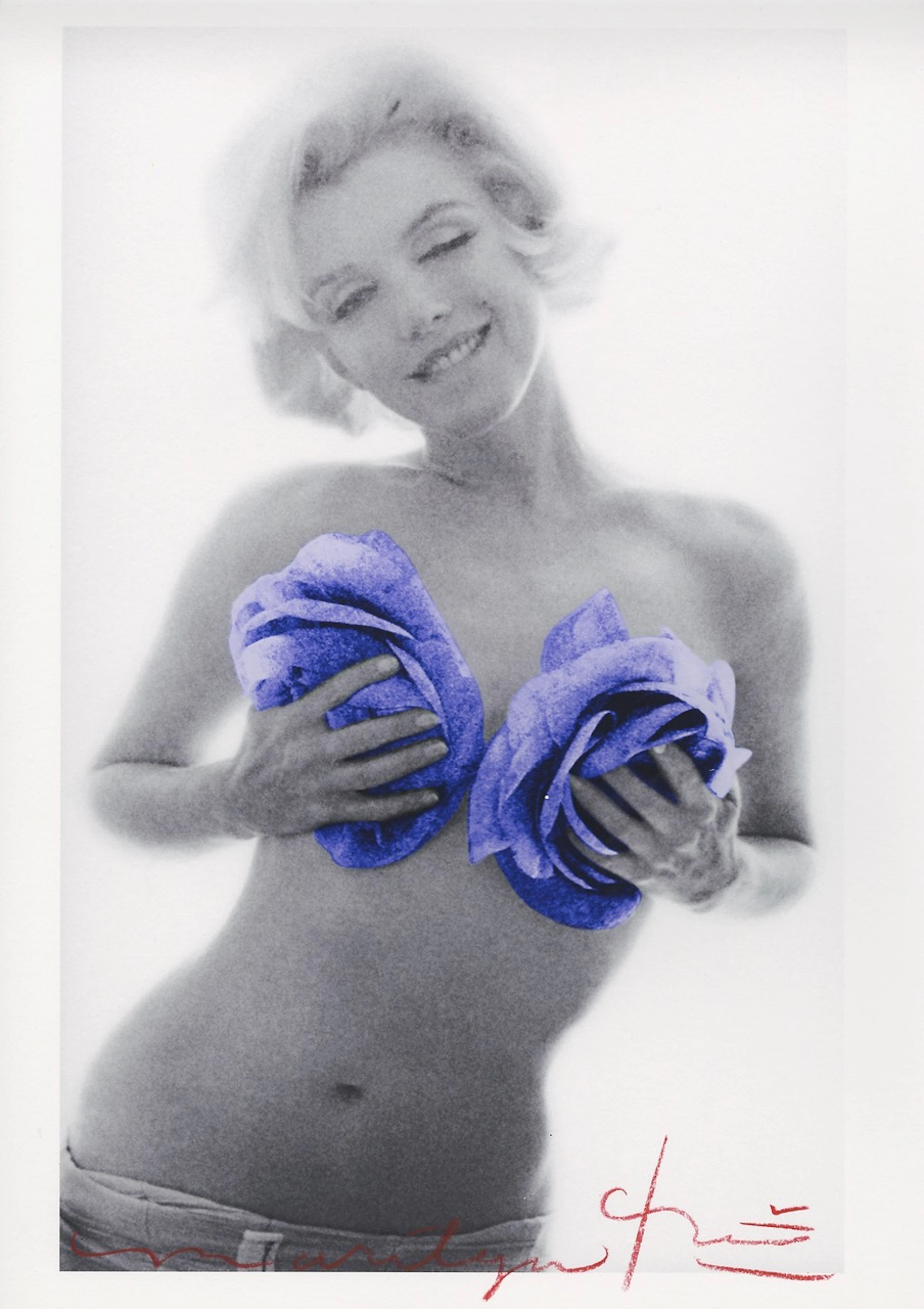 Bert STERN - Marilyn Monroe purple wink roses, 2012 - Photographie signée