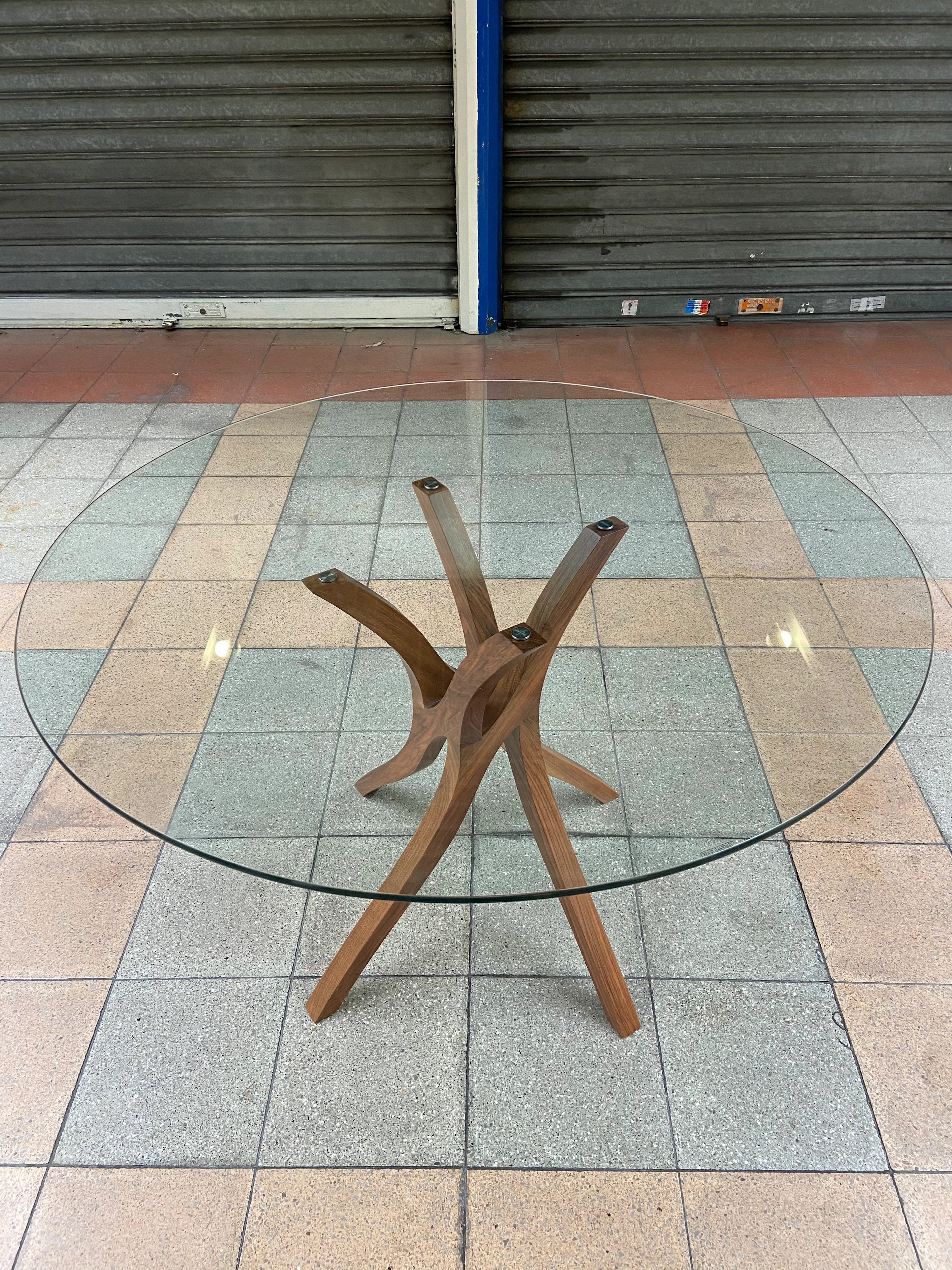 Xavier MICLET - Table VRILLE en noyer, circa 2000