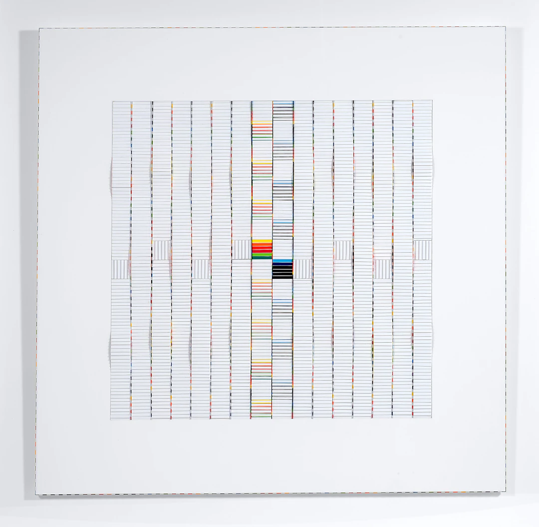 Françoise Luciani . Carré blanc ondulé. collage papiers sur carton