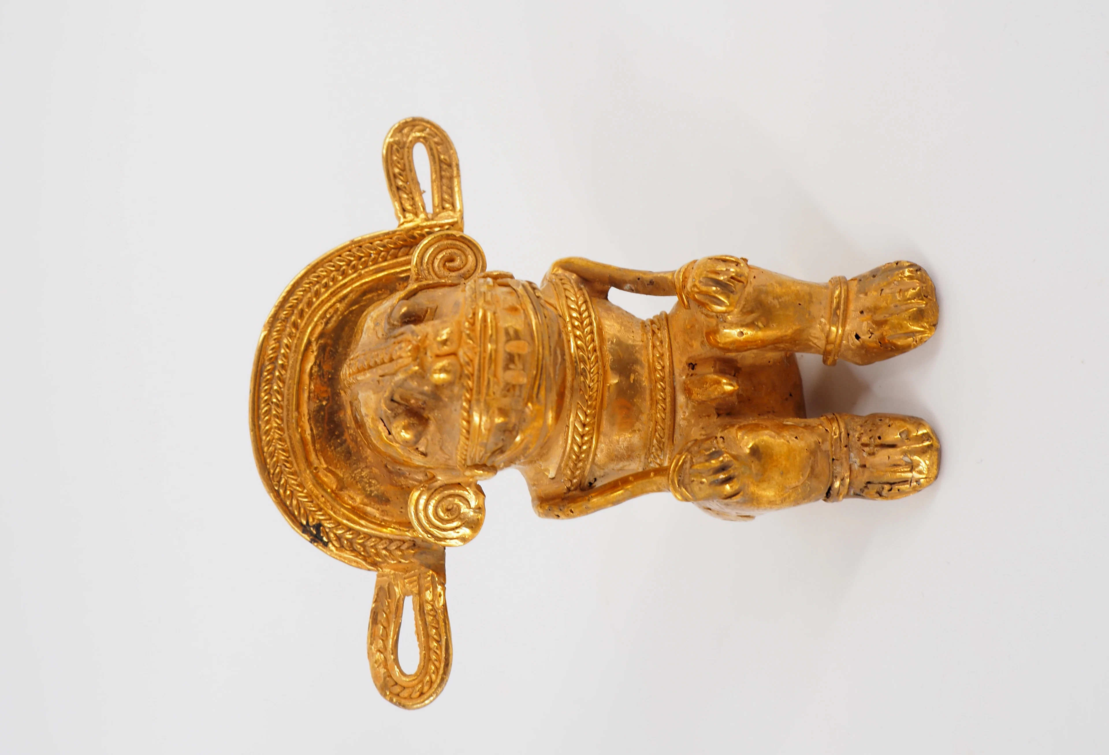 COLOMBIE Civilisation Taïrona - Shaman assis - Statuette en or tumbago