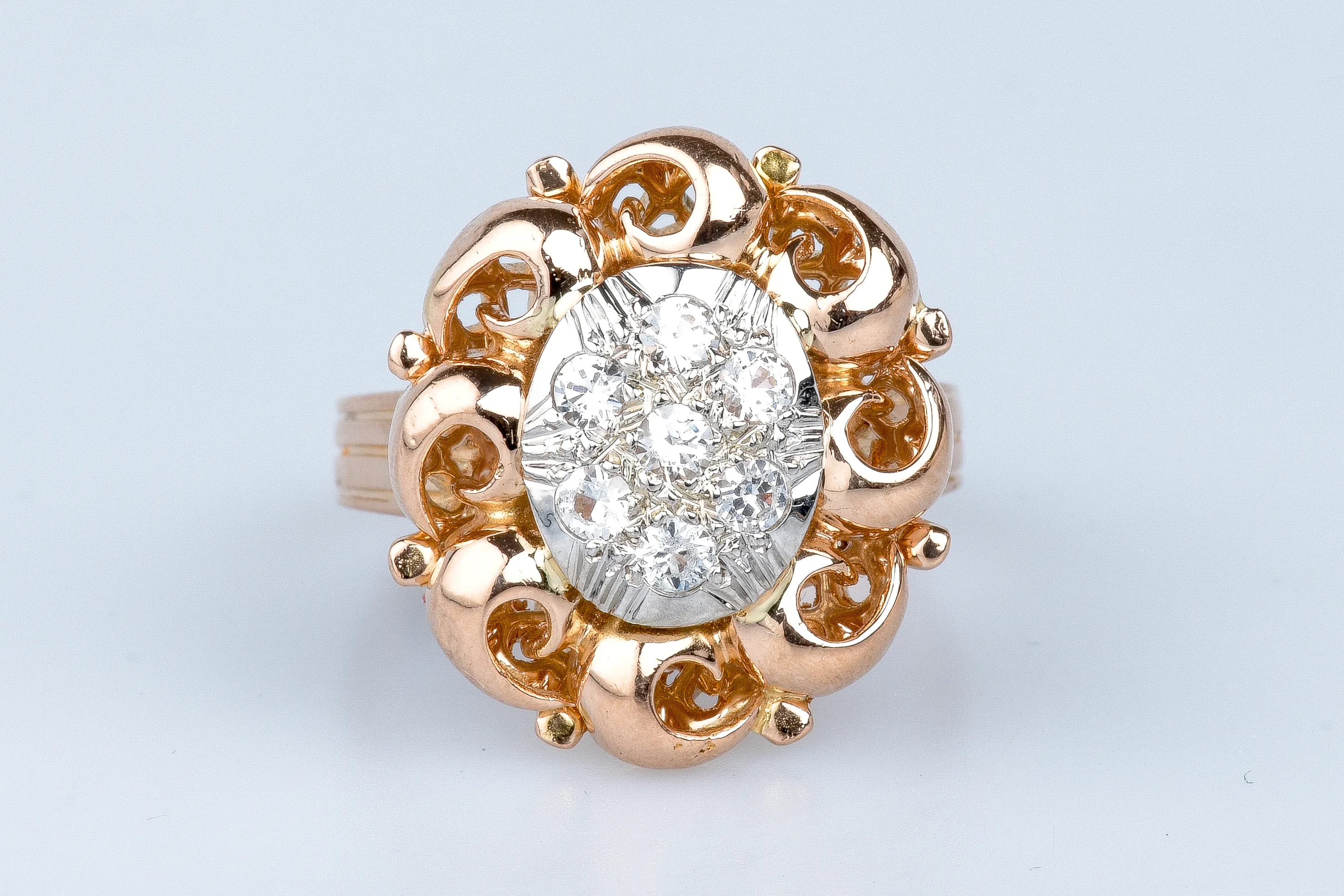 Bague en or rose 18 cts ornée de 7 diamants