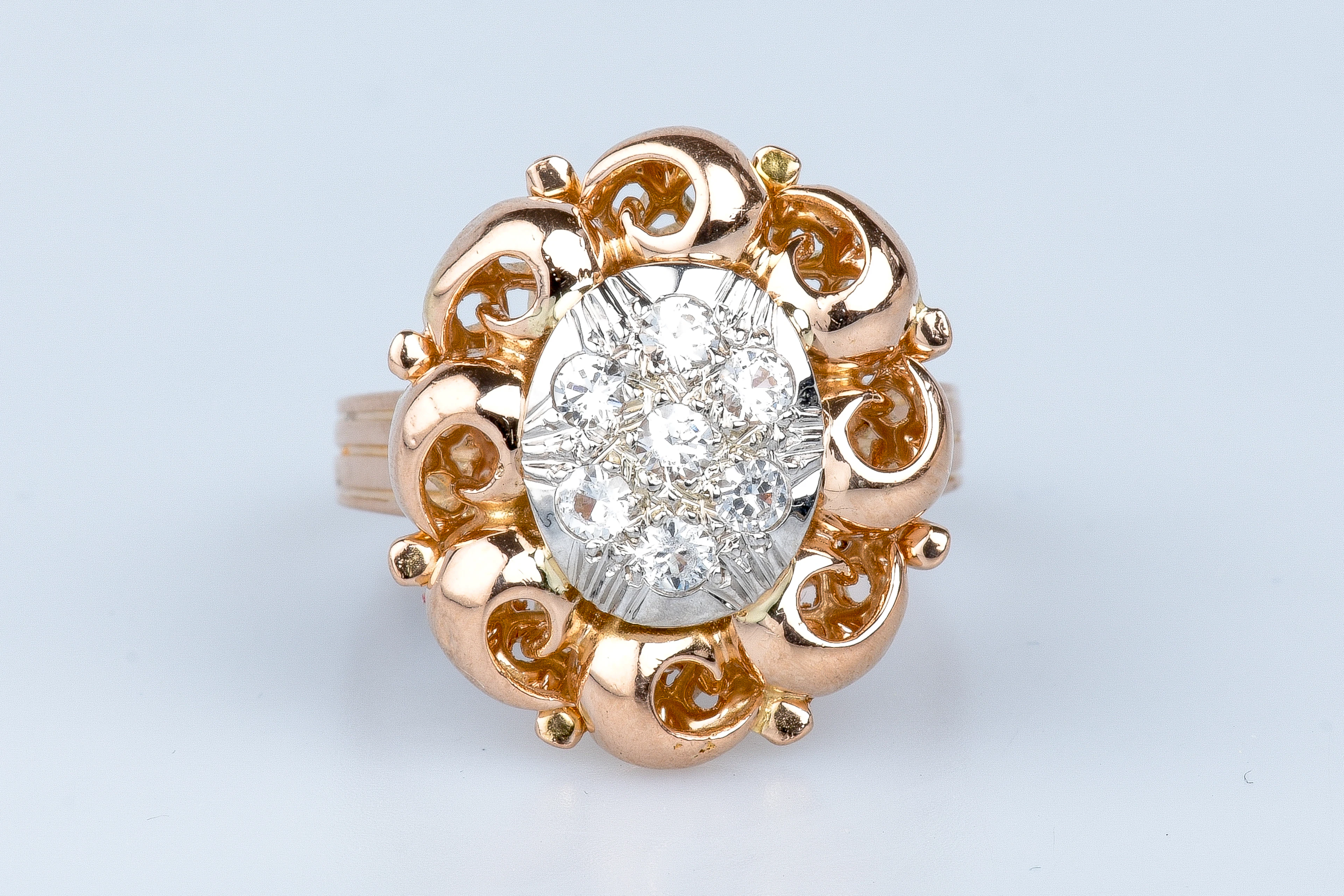 Bague en or rose 18 cts ornée de 7 diamants