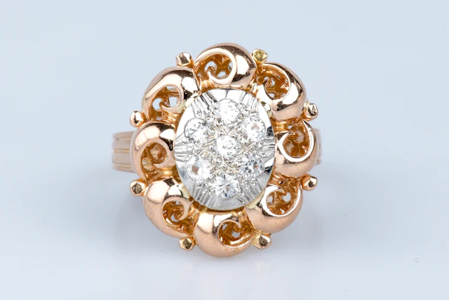 Bague en or rose 18 cts ornée de 7 diamants