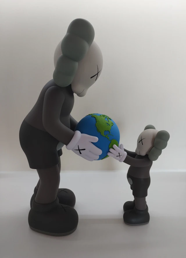 KAWS - Kaws the promise - Brown 2022