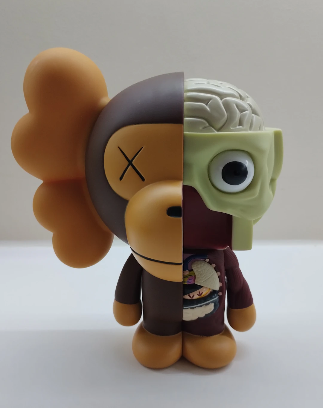 KAWS - KAWS BAPE figurine en vinyle Baby Milo disséquée marron 2011
