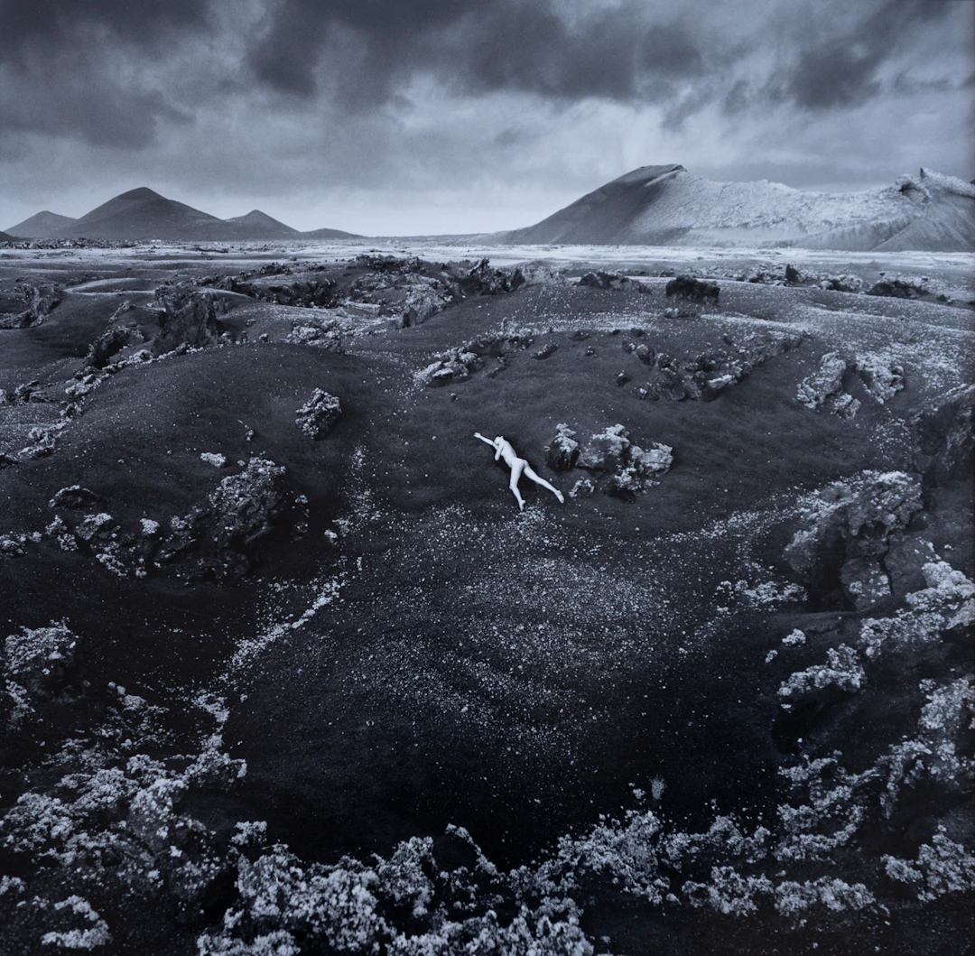 Jean Loup SIEFF - La naissance d’Eve, Lanzarote, 1996 - Tirage argentique