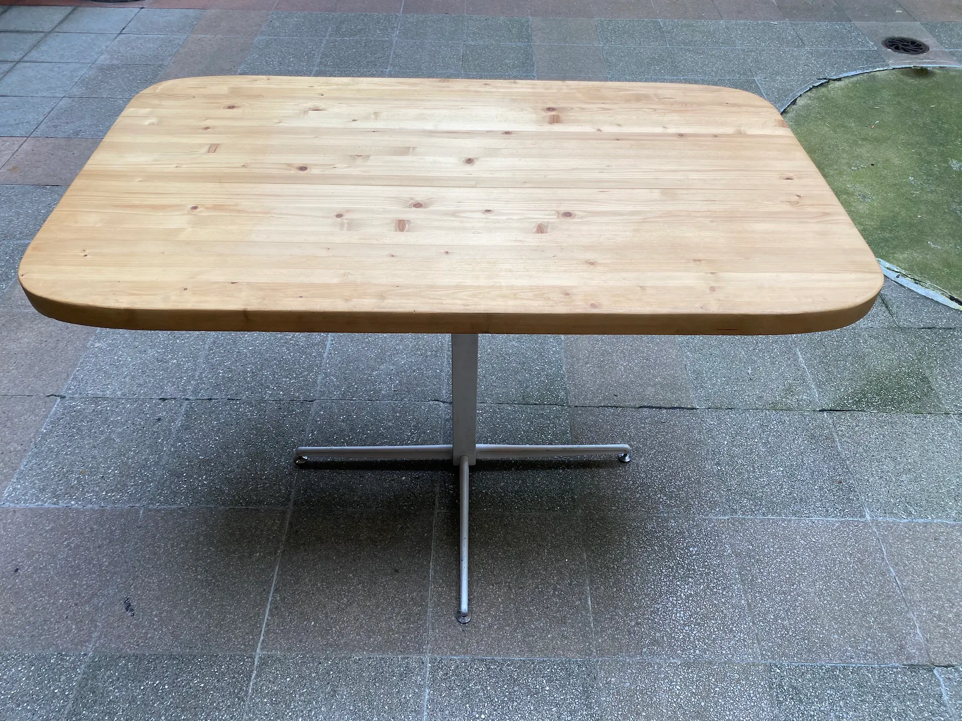 Charlotte Perriand - Table en pin Les arcs - 1969