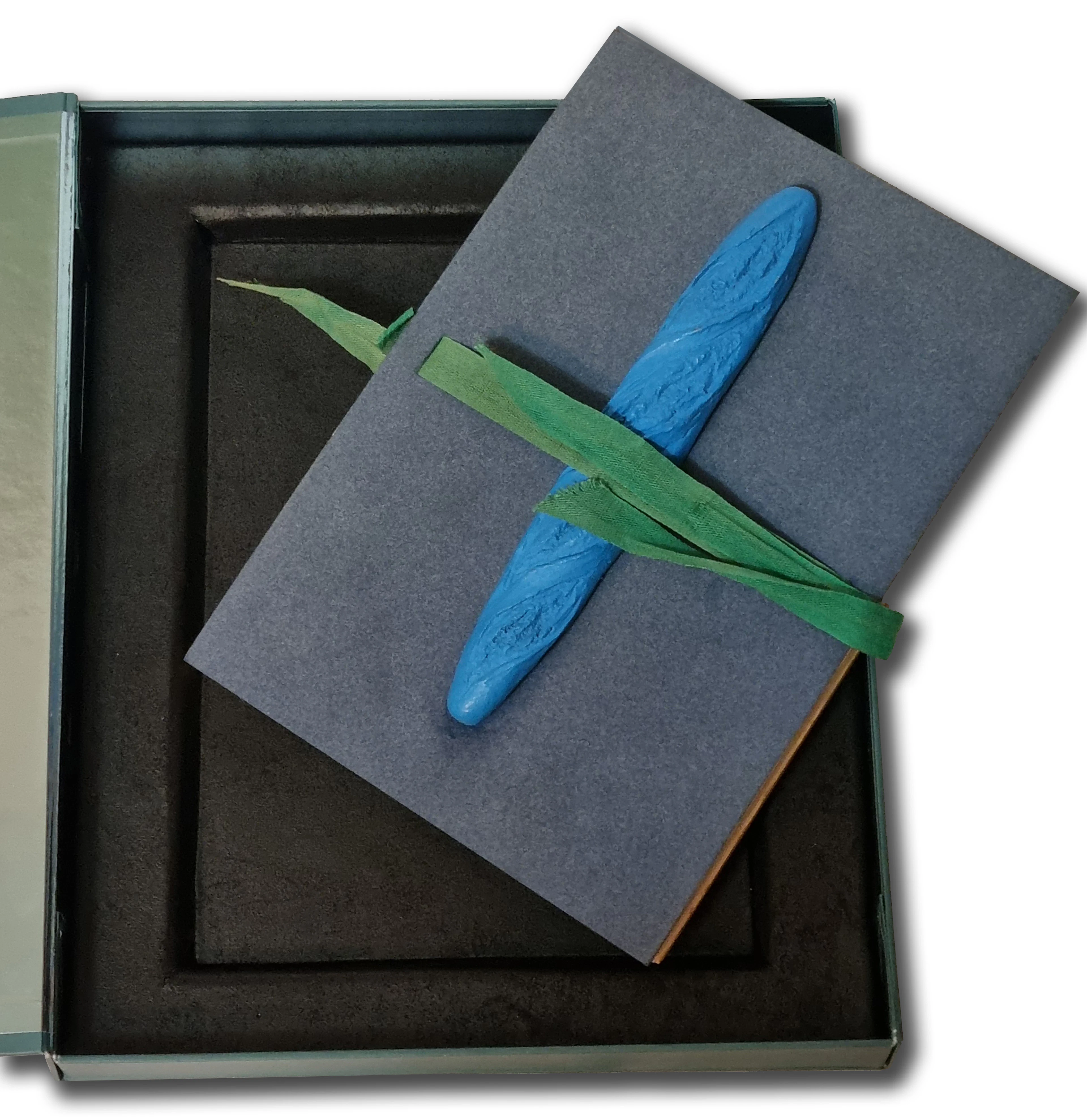 Man Ray, Le pain peint - sculpture et catalogue Iolas, dont 10 lithographies