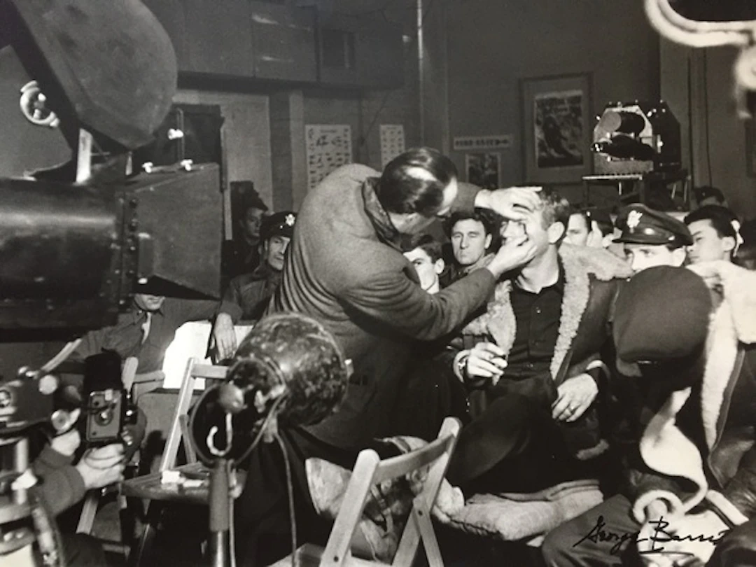 George BARRIS - Steve McQueen.War Lover : Maquillage, Tirage argentique signé