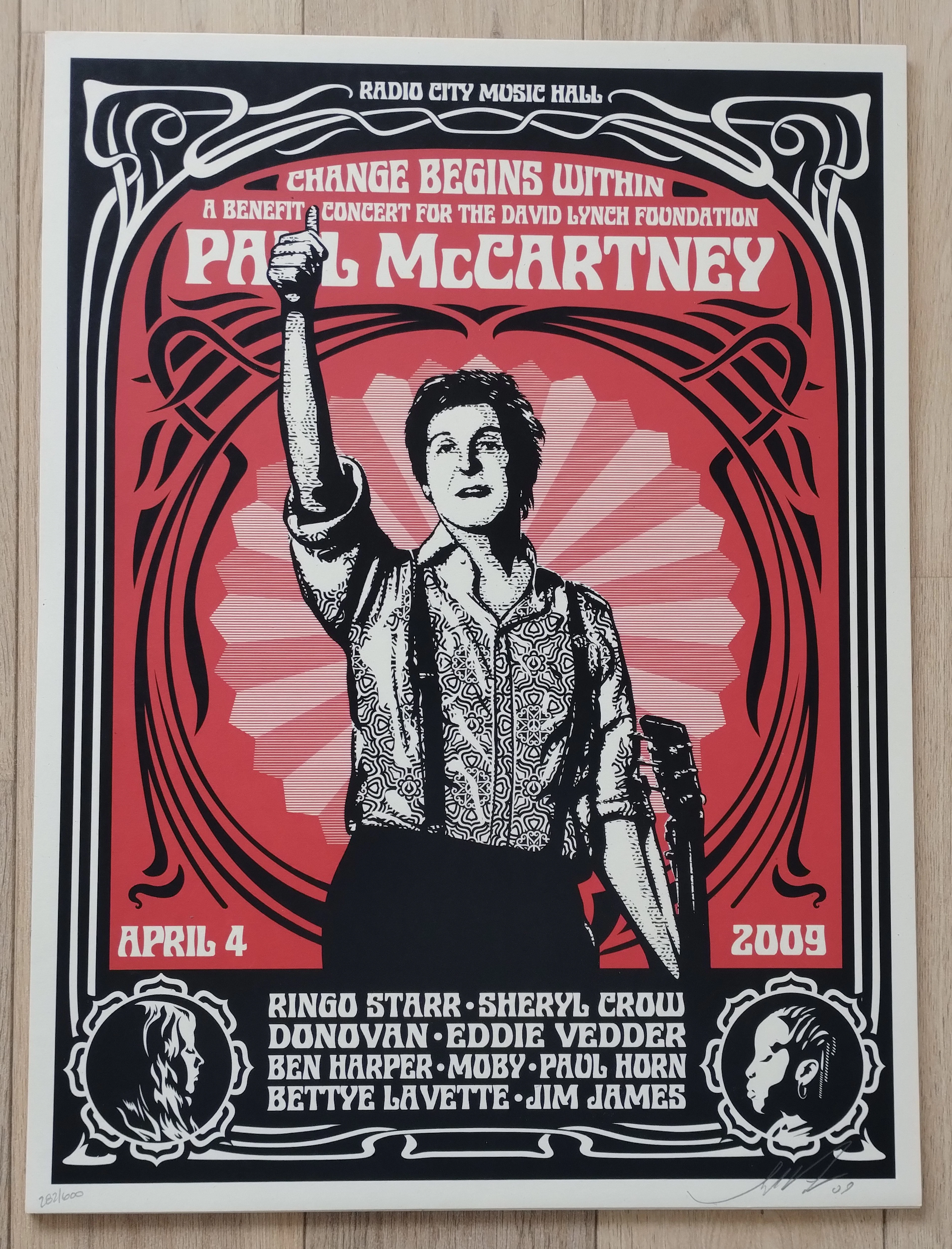 Shepard FAIREY (Obey) - Paul McCartney Change Begins (Red) 2009 -