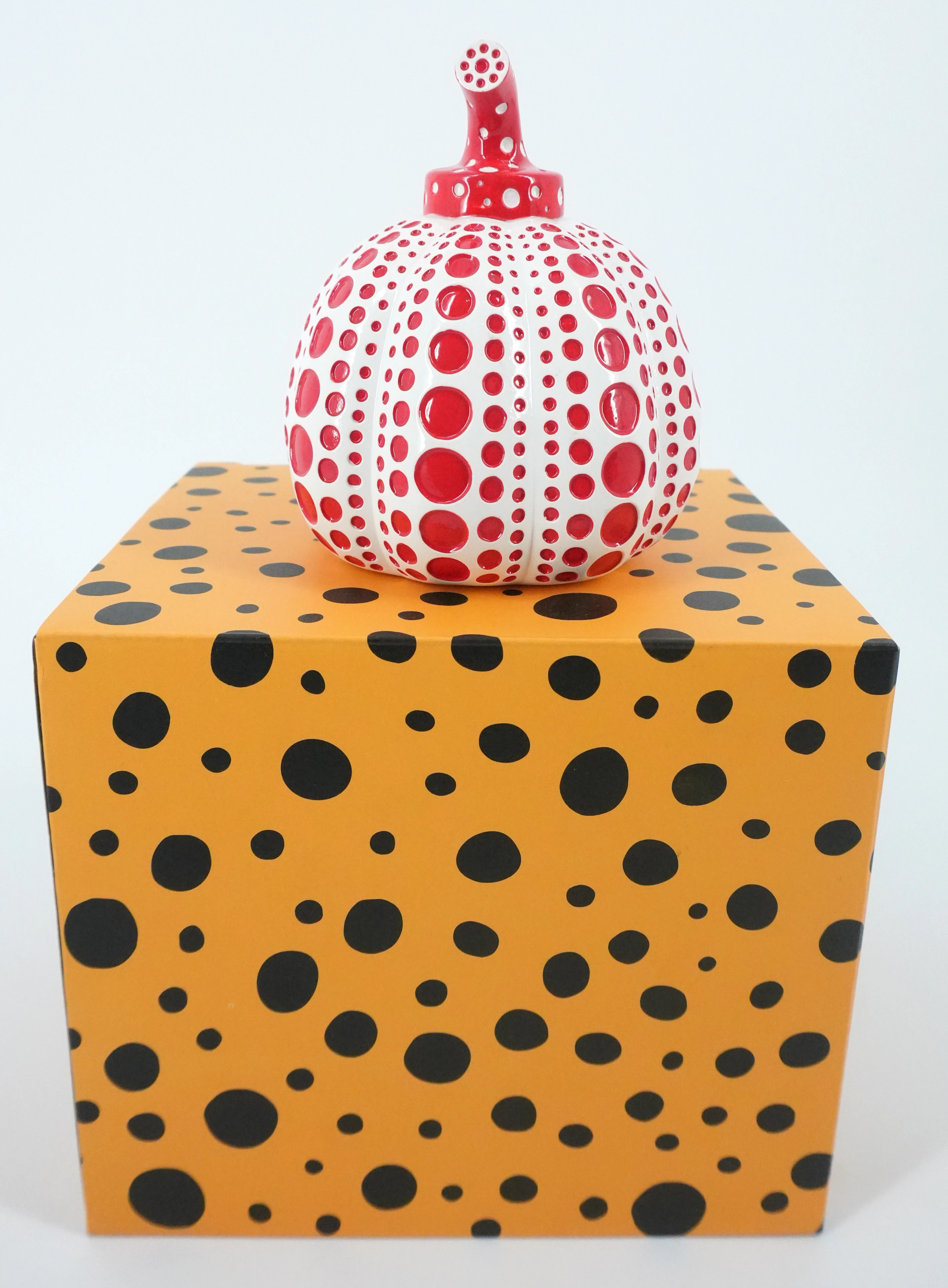 Yayoi Kusama - Dots Obsession (Pumpkin red) - Sculpture signée