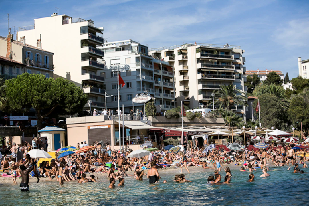 José Nicolas - Toulon.plage du Mourillon -Tirage Lambda