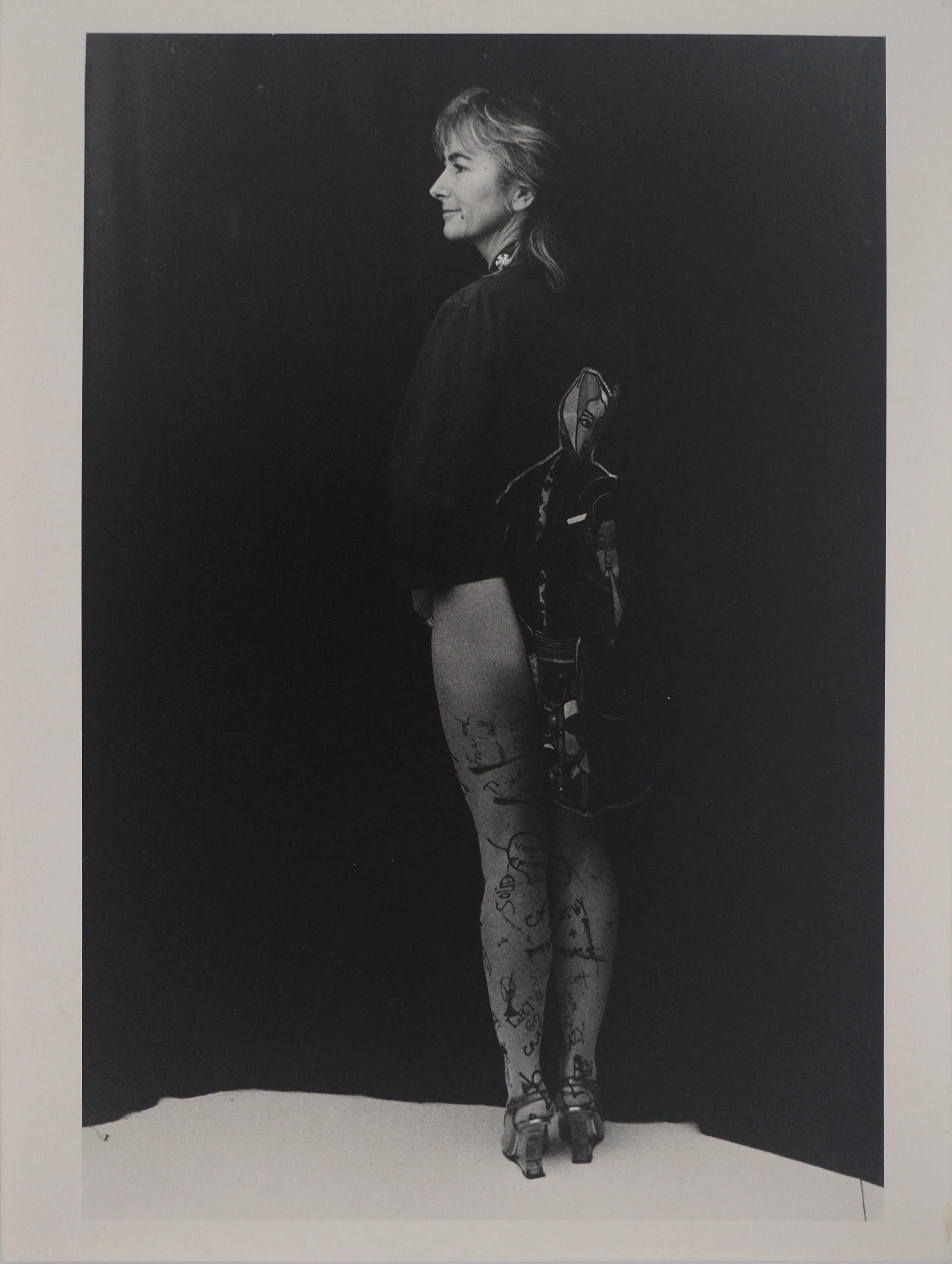 Irina IONESCO : Femme posant de dos, Tirage argentique original