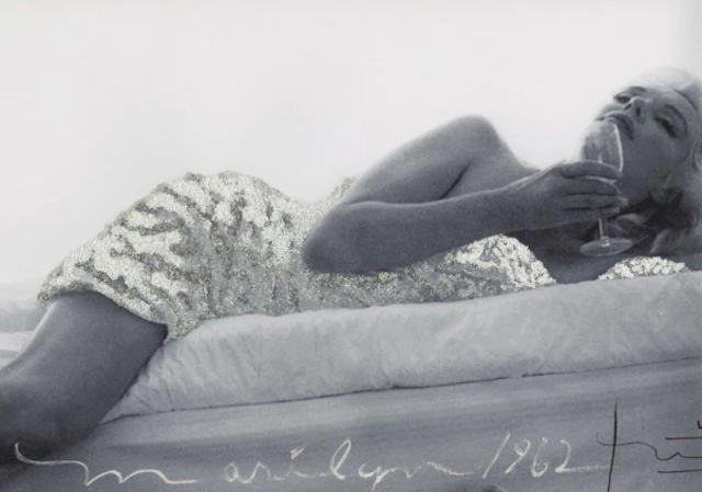 Bert STERN - Marilyn Monroe New baby in silver, 1962, Photographie signée