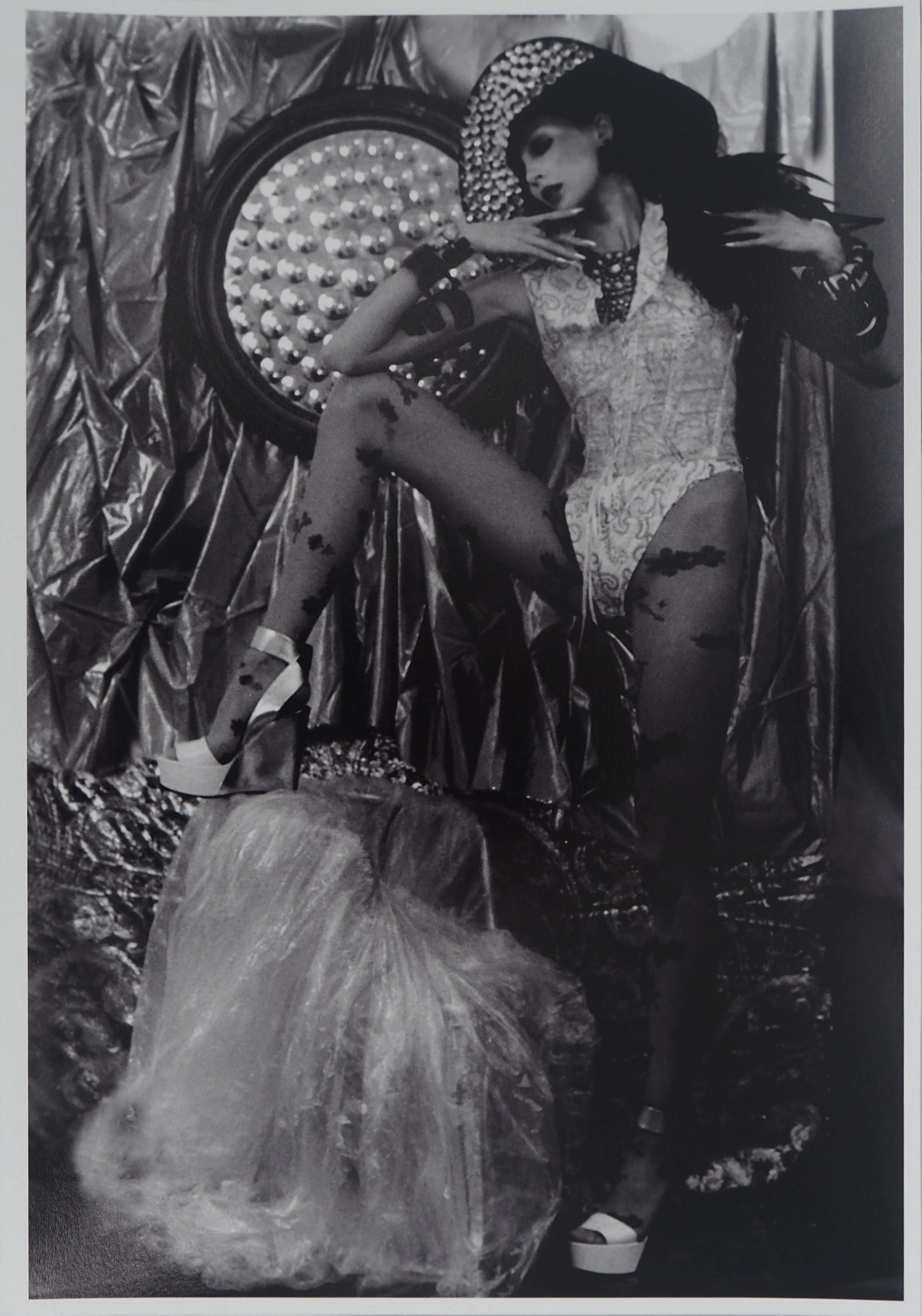 Irina IONESCO : Mannequin devant les projecteurs, Tirage argentique original