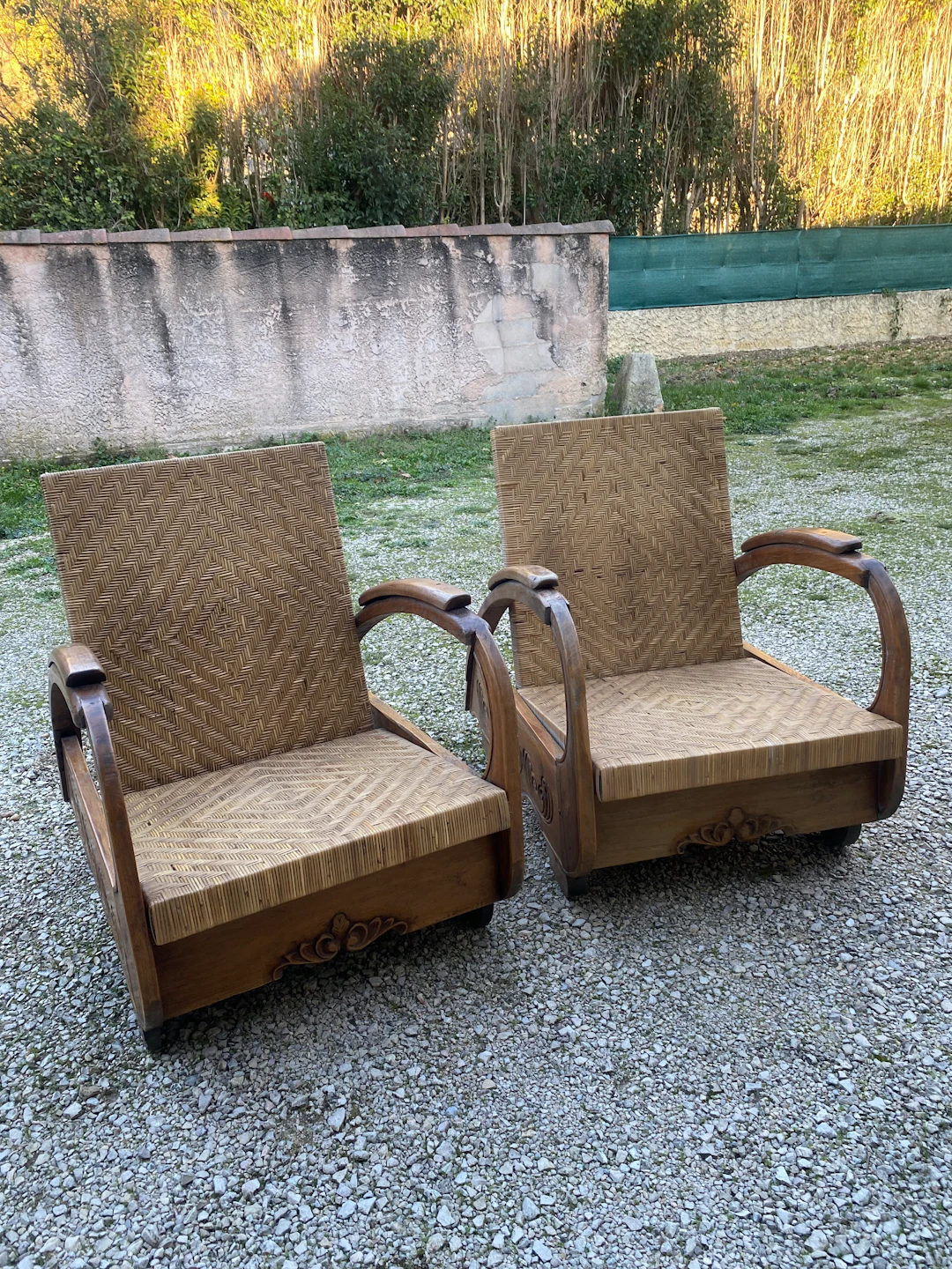 Art Déco - paire de fauteuils coloniaux - moelle de rotin et teck
