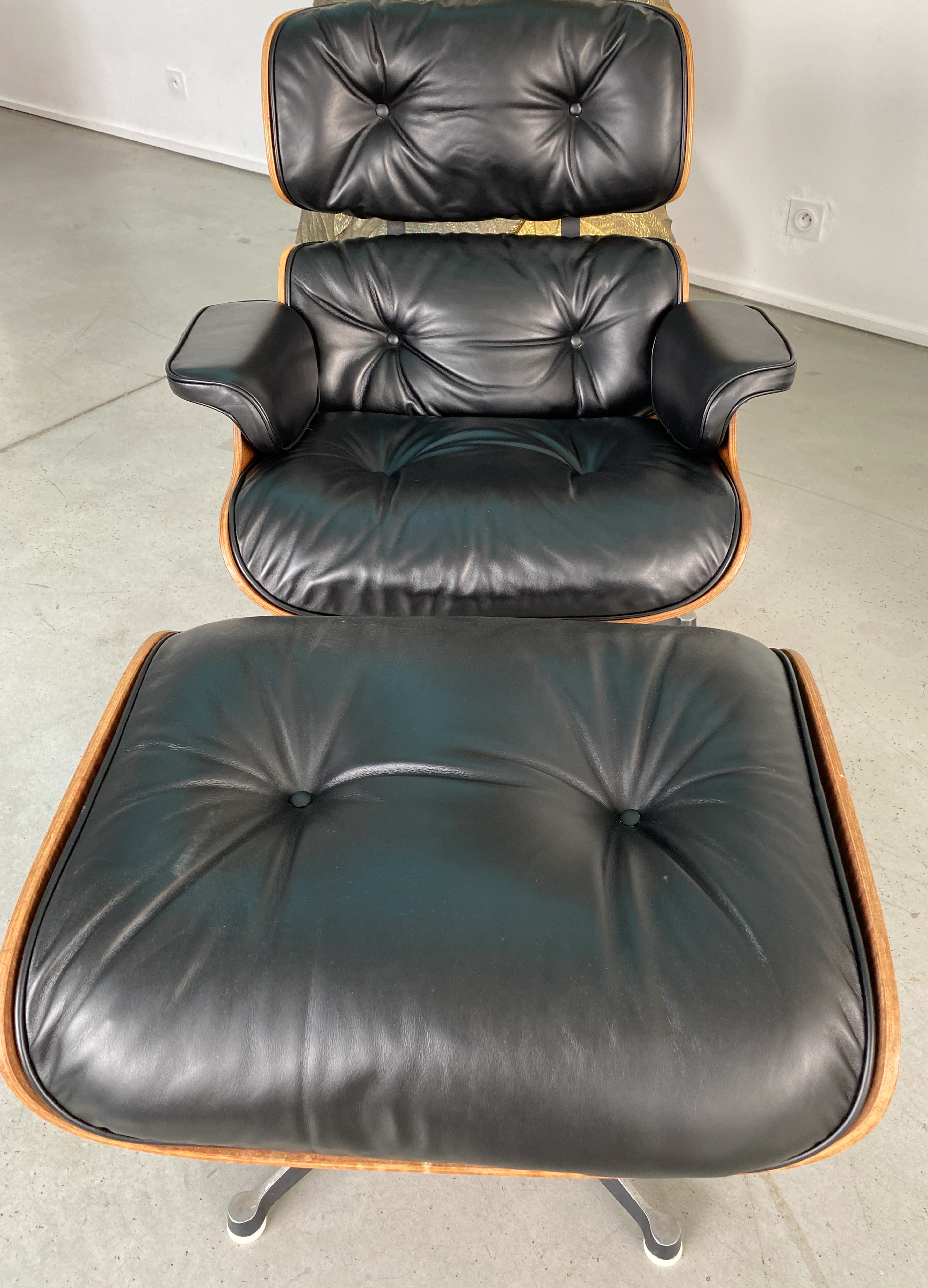 Charles et Ray Eames . Lounge chair et ottoman .