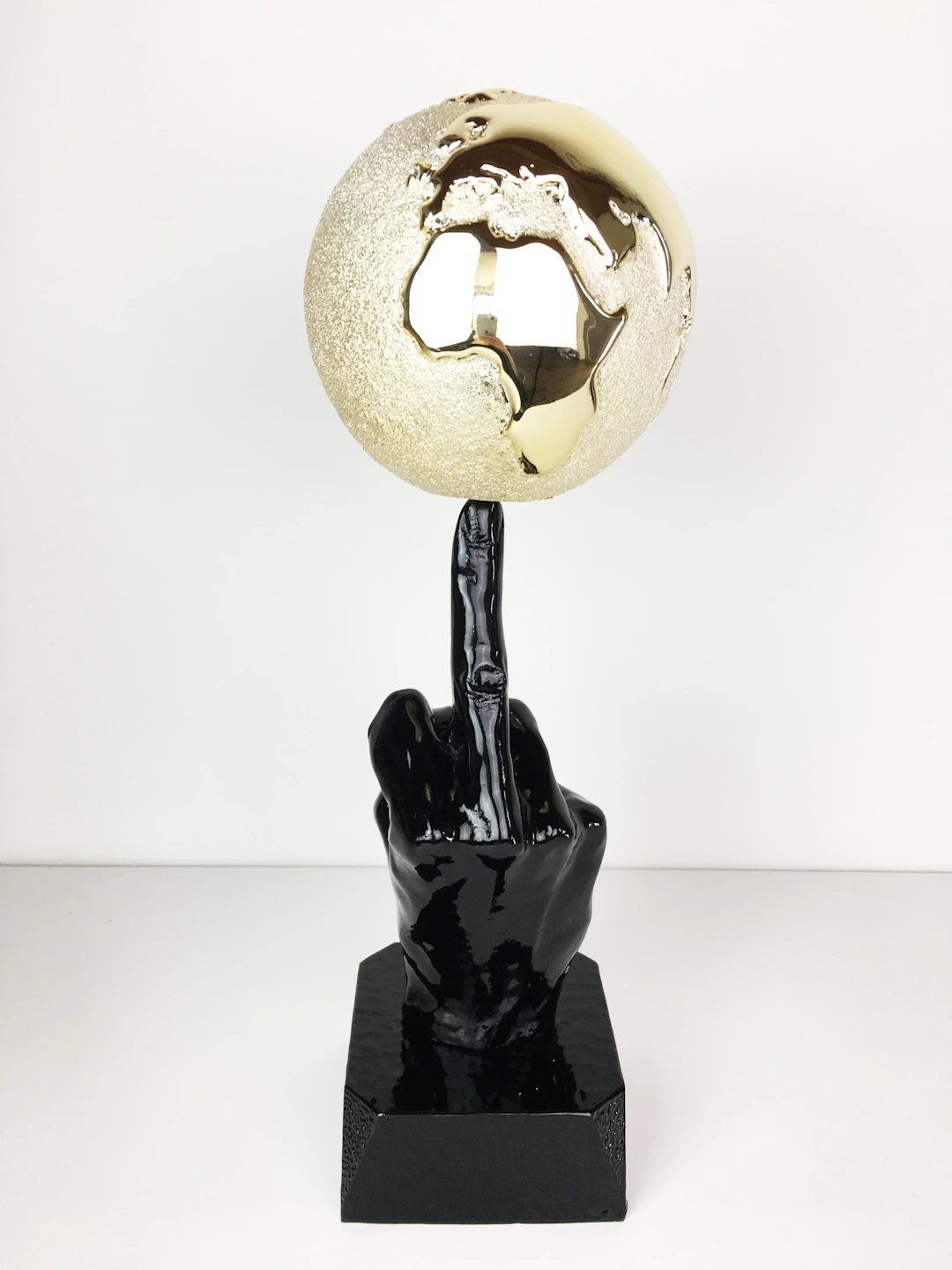 Santicri - The Gold World - Sculpture