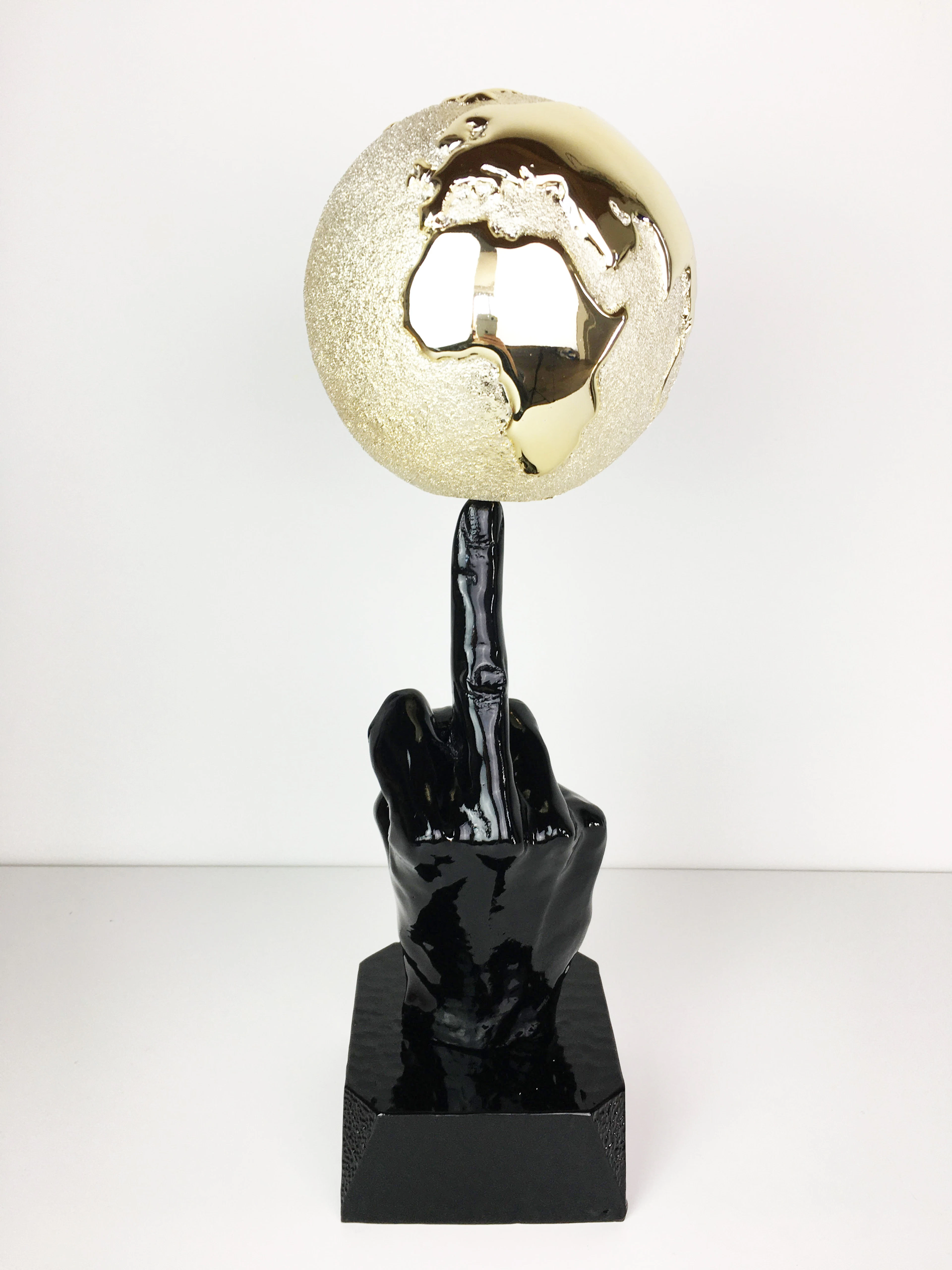 Santicri - The Gold World - Sculpture