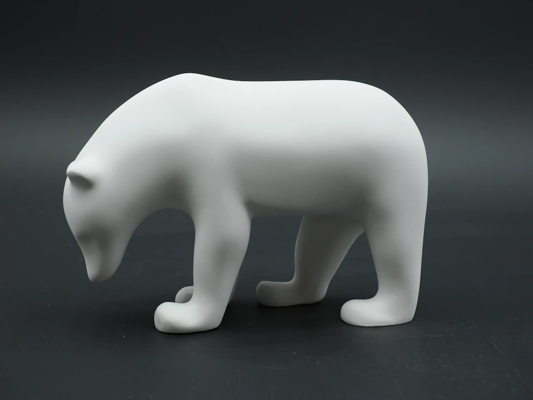 Francois Pompon - Ours brun - Sculpture en résine - 2024