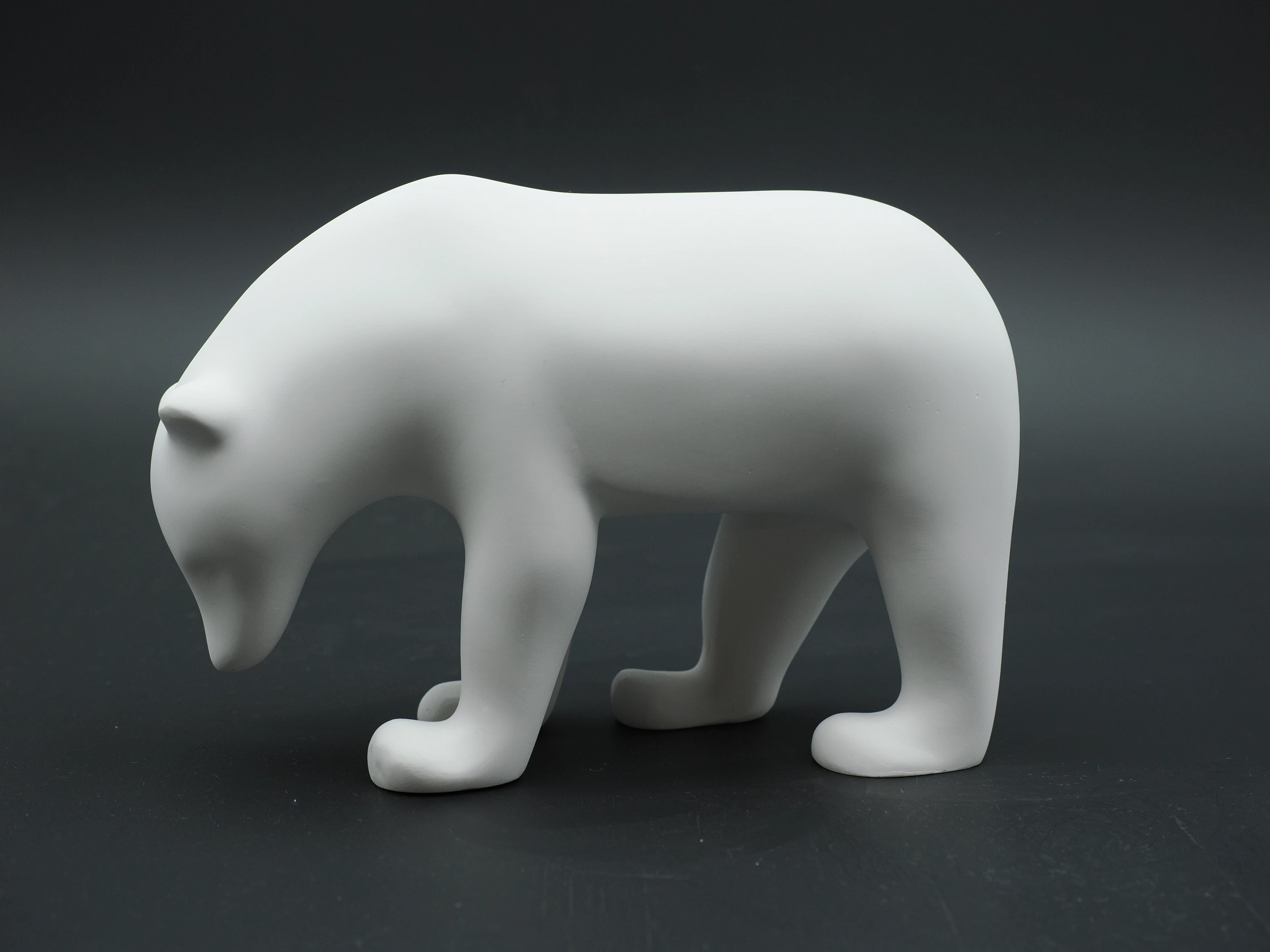 Francois Pompon - Ours brun - Sculpture en résine - 2024