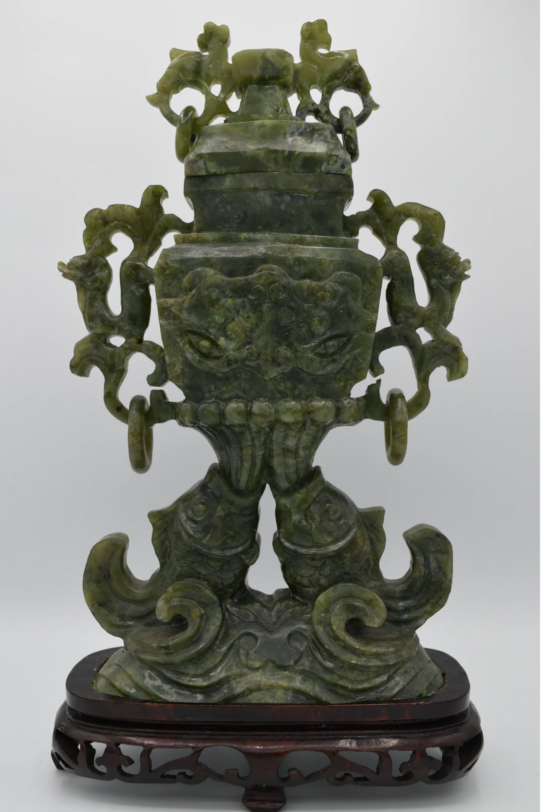 Chine - Grand vase couvert en serpentine verte
