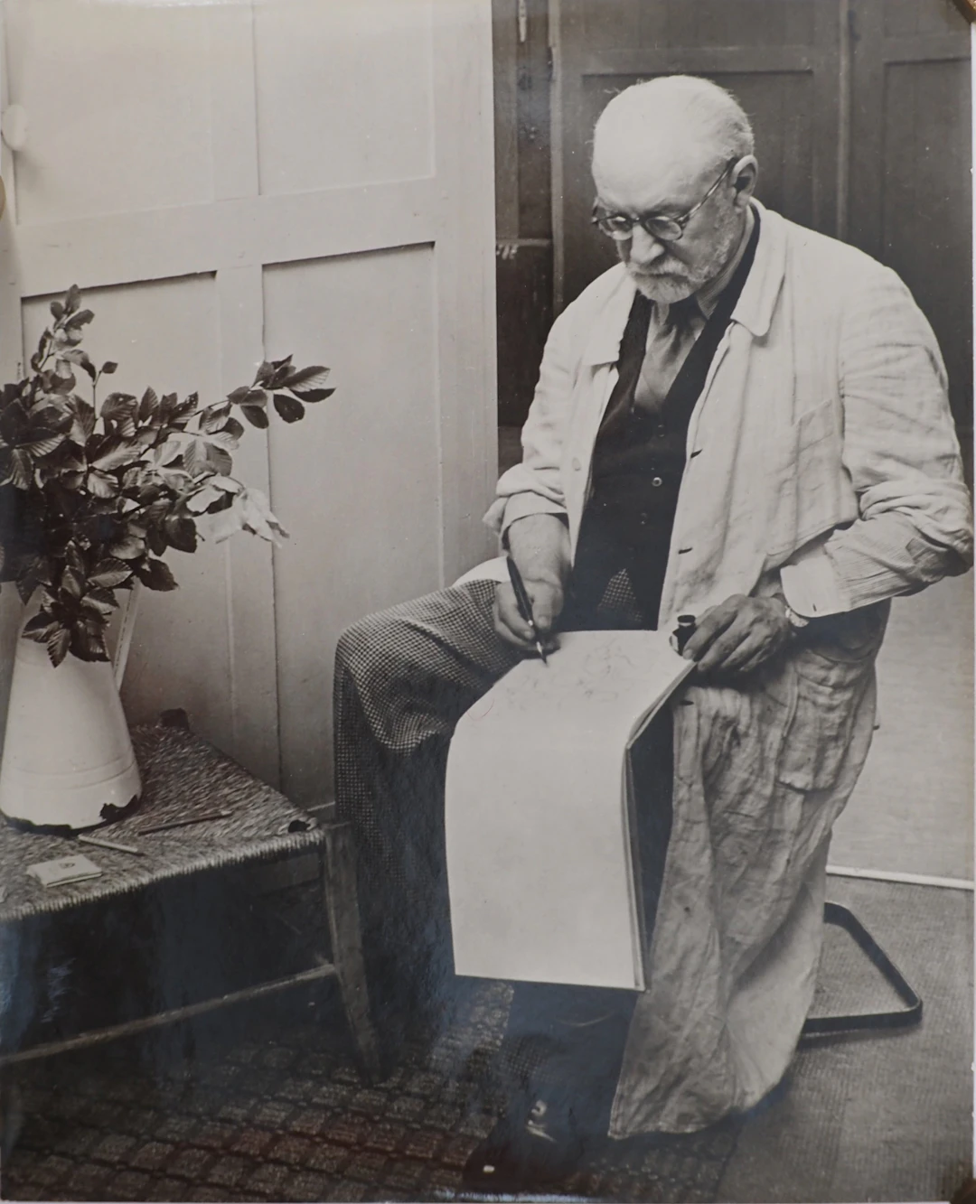 BRASSAÏ - Henri Matisse dans son atelier, 1944 - Photo argentique