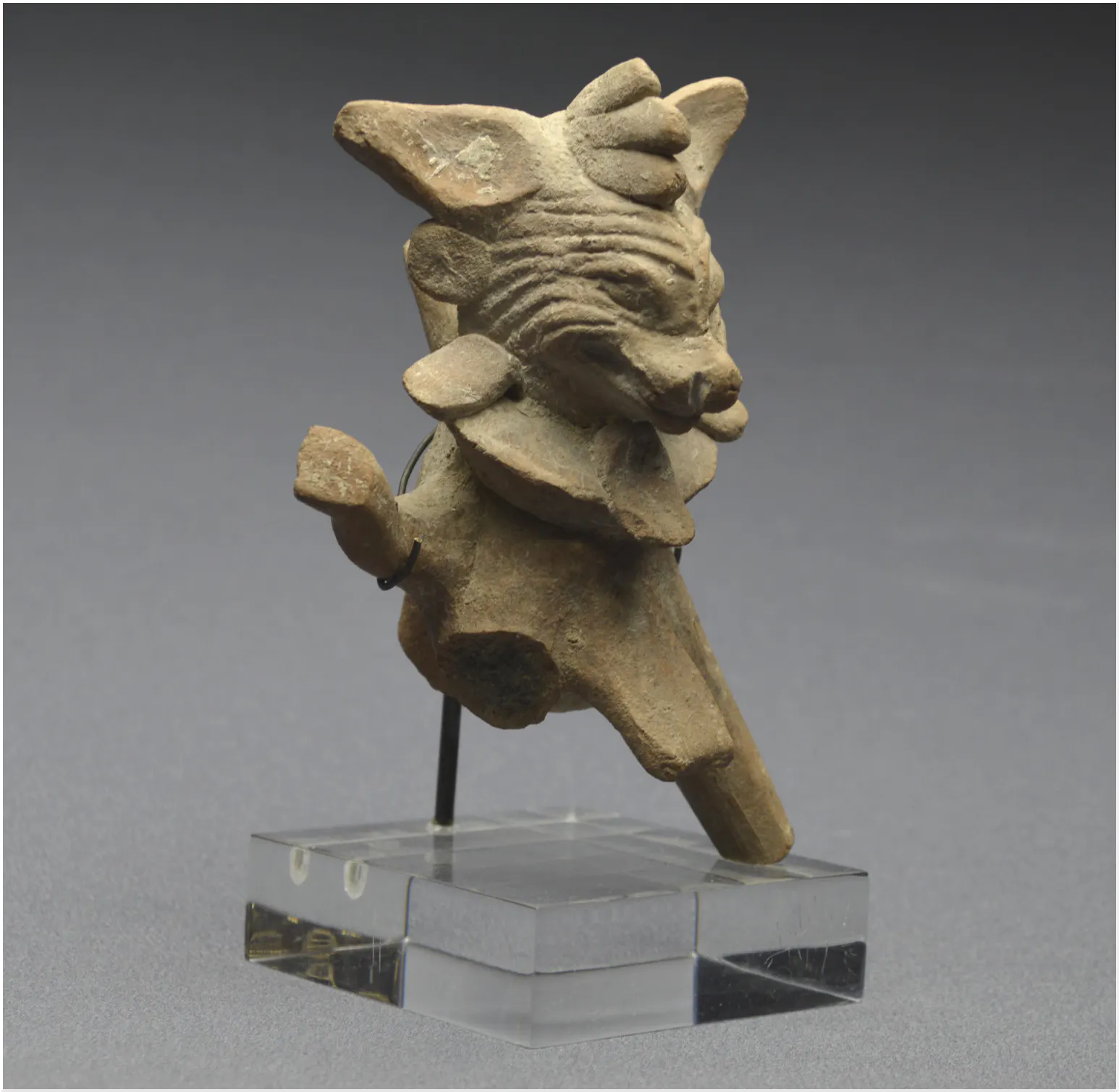 Mexique, 450 - 750 ap J. -C., Culture Veracruz, Sifflet rituel anthropo-zoomorph