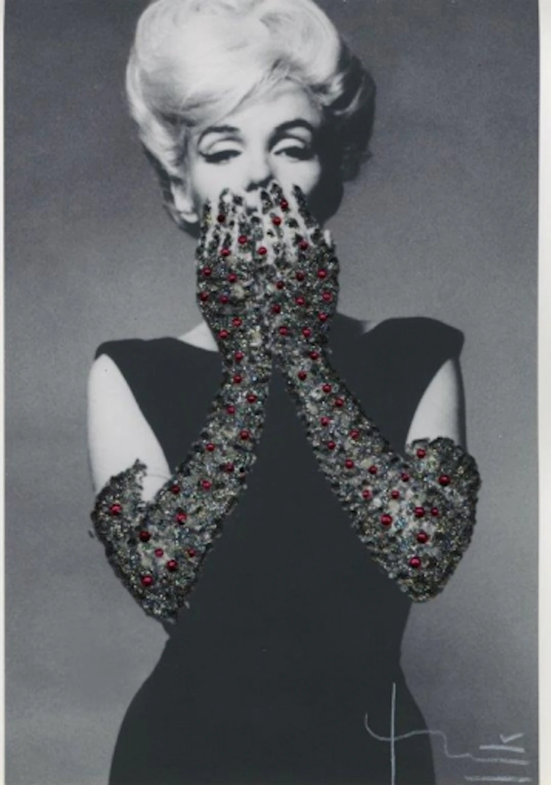 Bert STERN - Ruby Gloves - Photographie signée