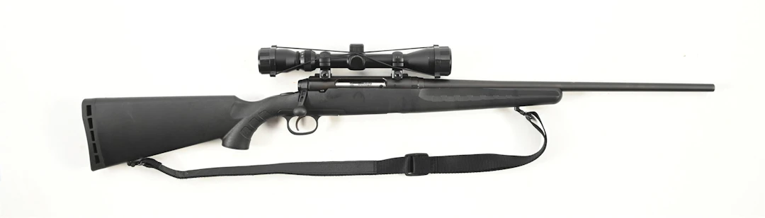 (M) SAVAGE EDGE BOLT ACTION RIFLE WITH BOX.