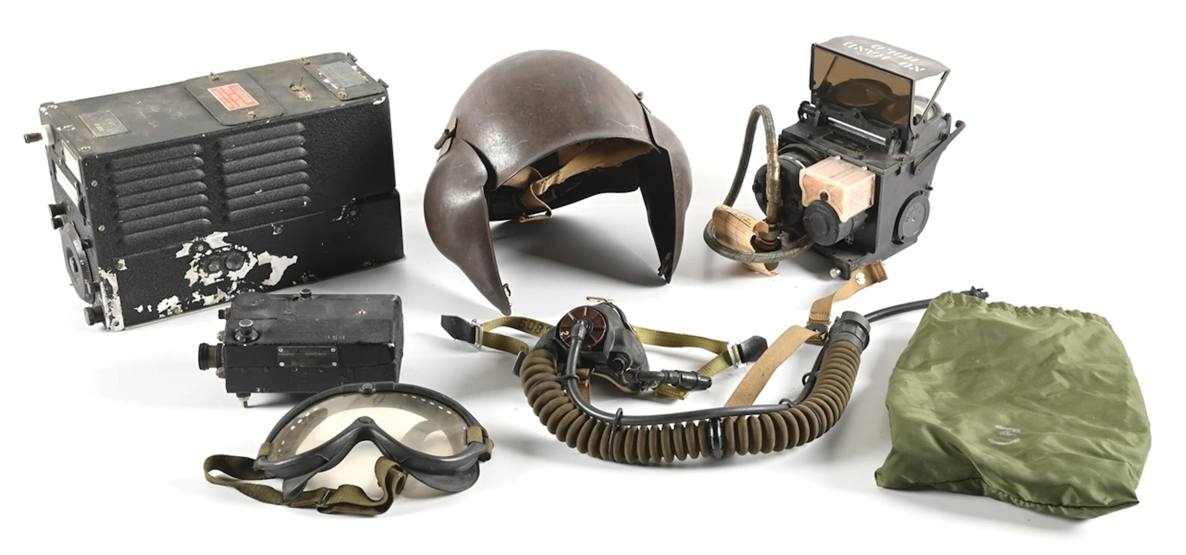 LOT OF 6: US WWII USAAF AND USN EQUIPMENT.