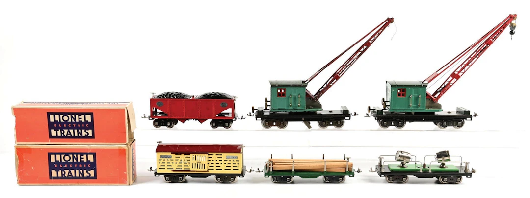 LOT OF 6: PRE-WAR LIONEL STANDARD GA. ASSORTED FREIGHT CARS W/ 2 BOXES