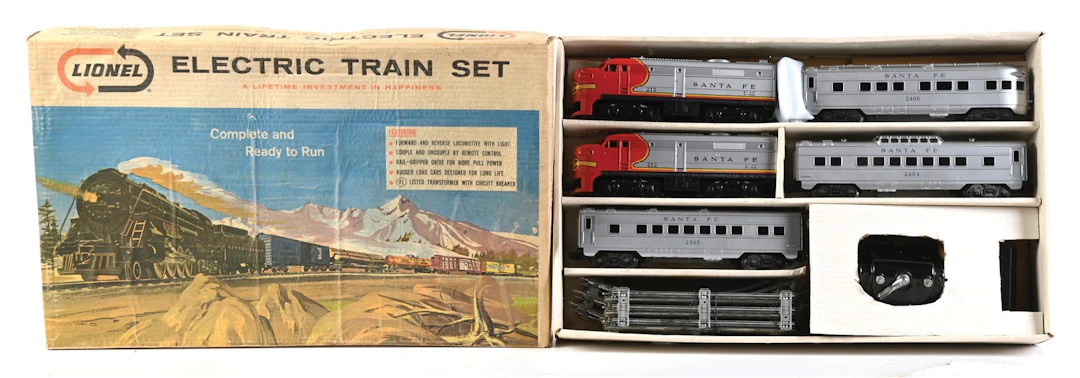 POST-WAR LIONEL O-GA. NO. 11490 5-UNIT AA SANTA FE DIESEL PASSENGER SET