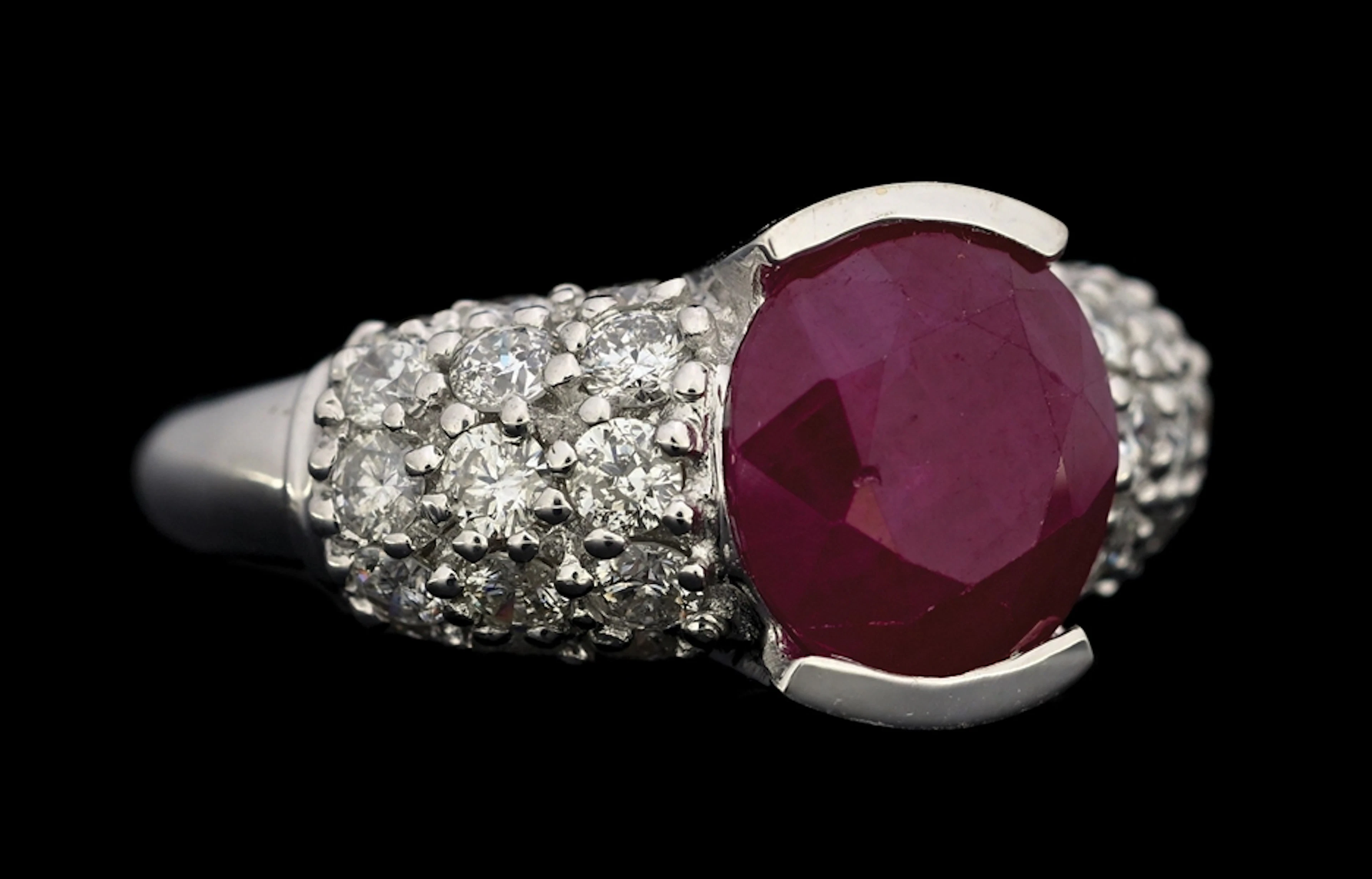 18K WHITE GOLD BURMESE RUBY & DIAMOND RING W/GIA REPORT