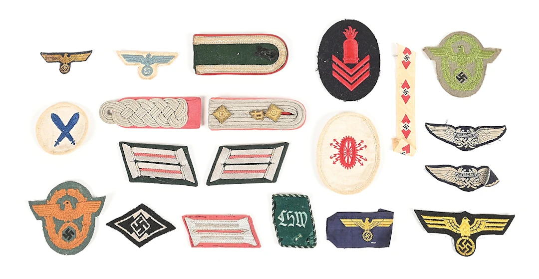 LOT OF MISCELLANEOUS GERMAN WWII INSIGNIA.