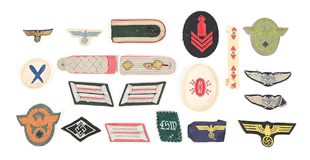 LOT OF MISCELLANEOUS GERMAN WWII INSIGNIA.
