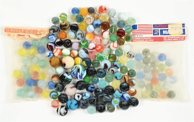 LARGE LOT OF MACHINE-MADE MARBLES