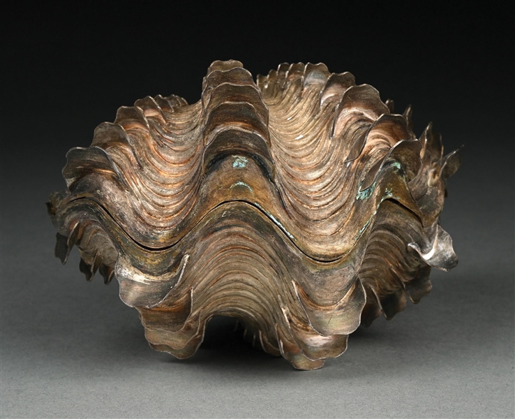 A STERLING CAVIAR DISH IN THE FORM OF A GIANT CLAM