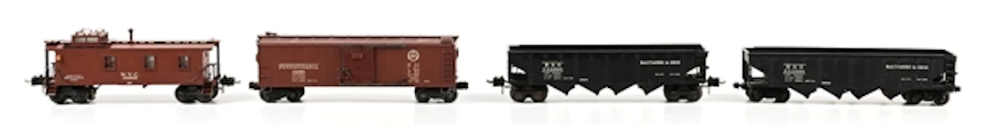 LOT OF 4: PRE-WAR LIONEL O-GA. SEMI-SCALE FREIGHT CARS